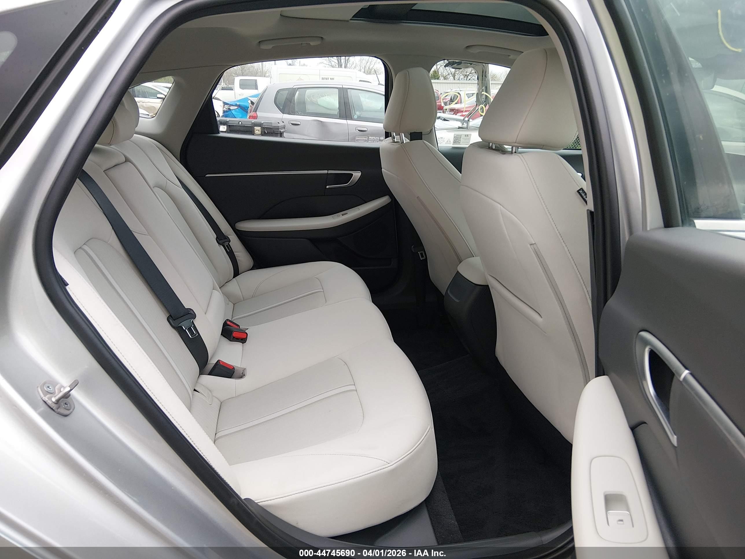 HYUNDAI SONATA image 8