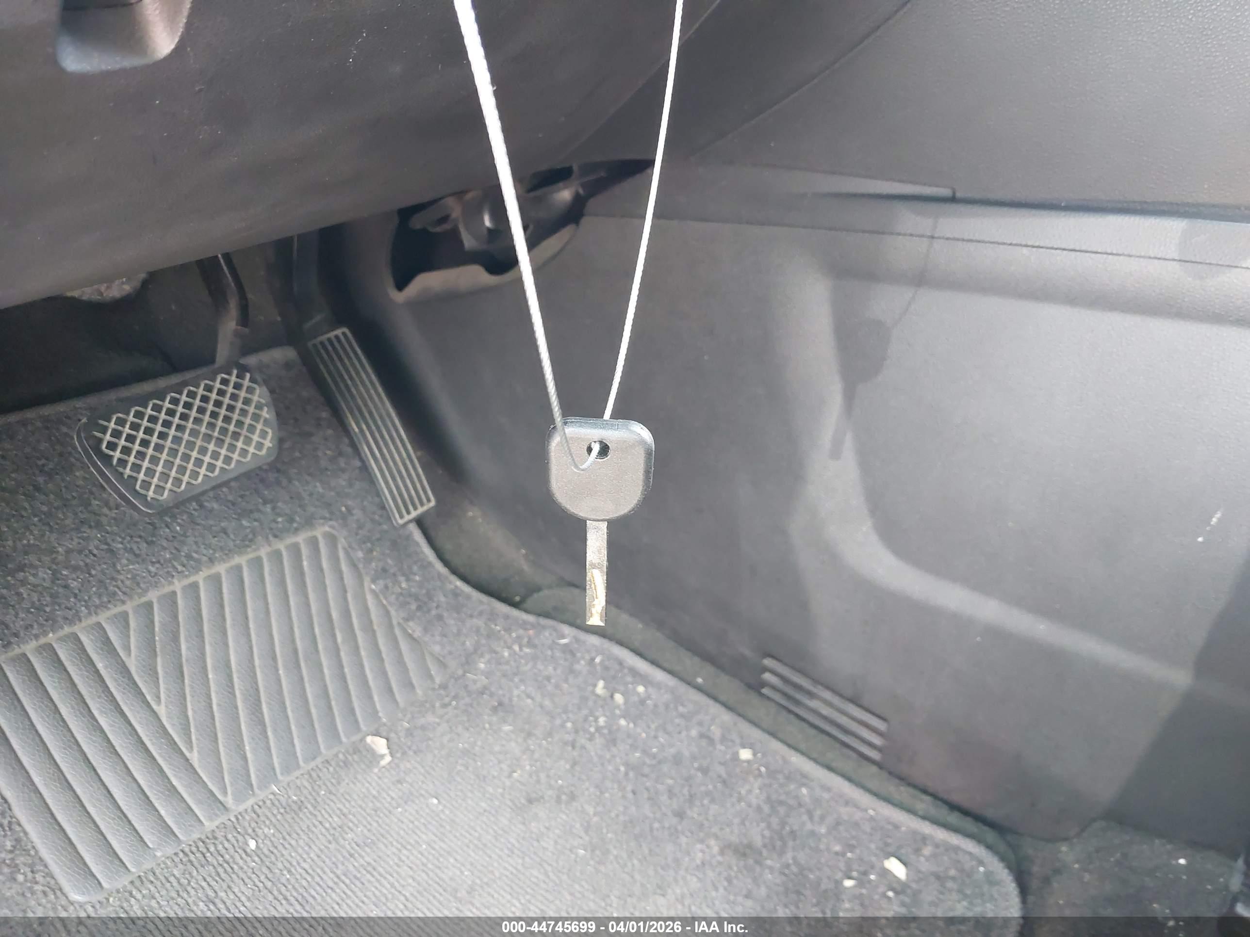 GMC TERRAIN image 11