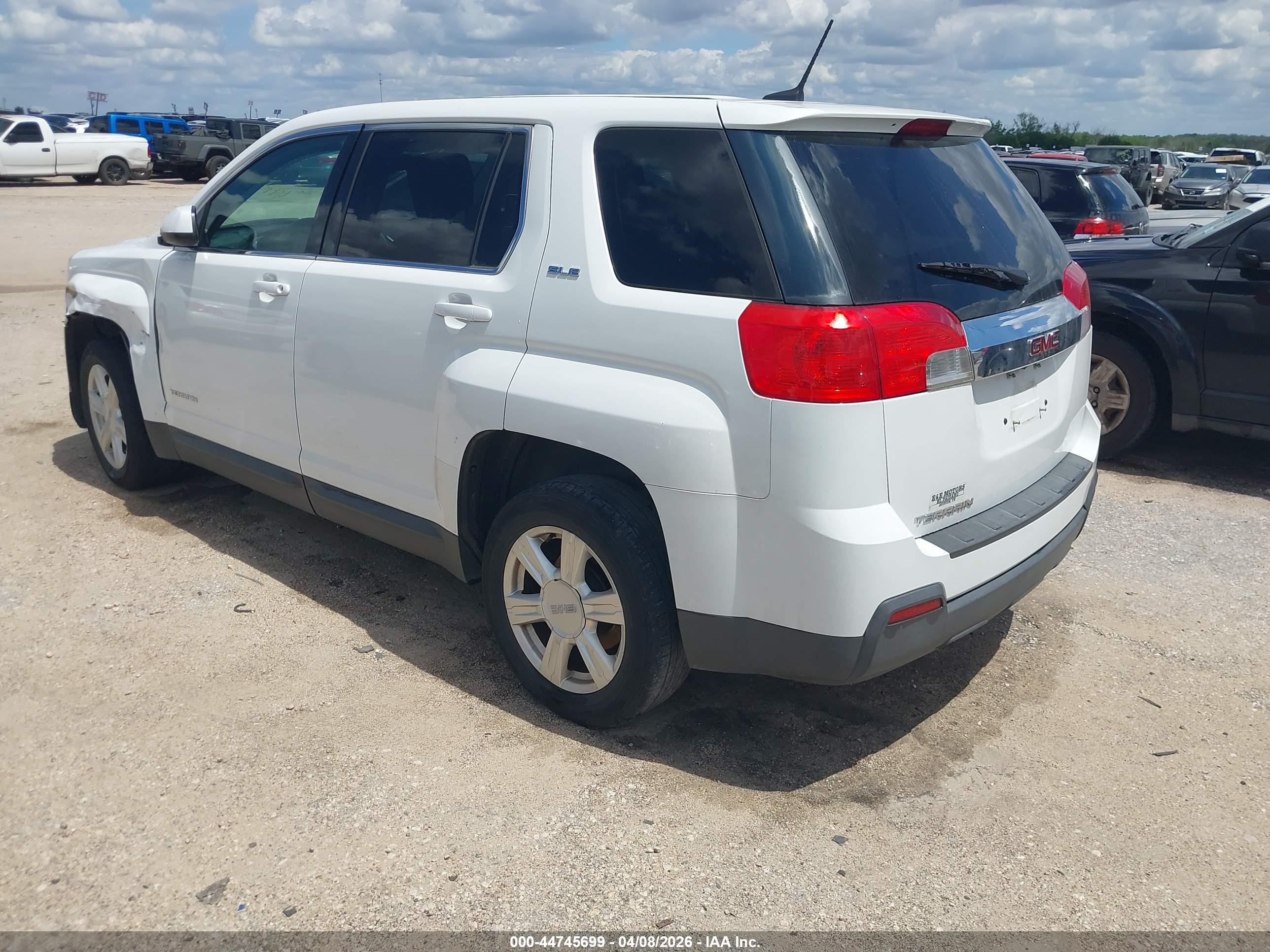 GMC TERRAIN image 3