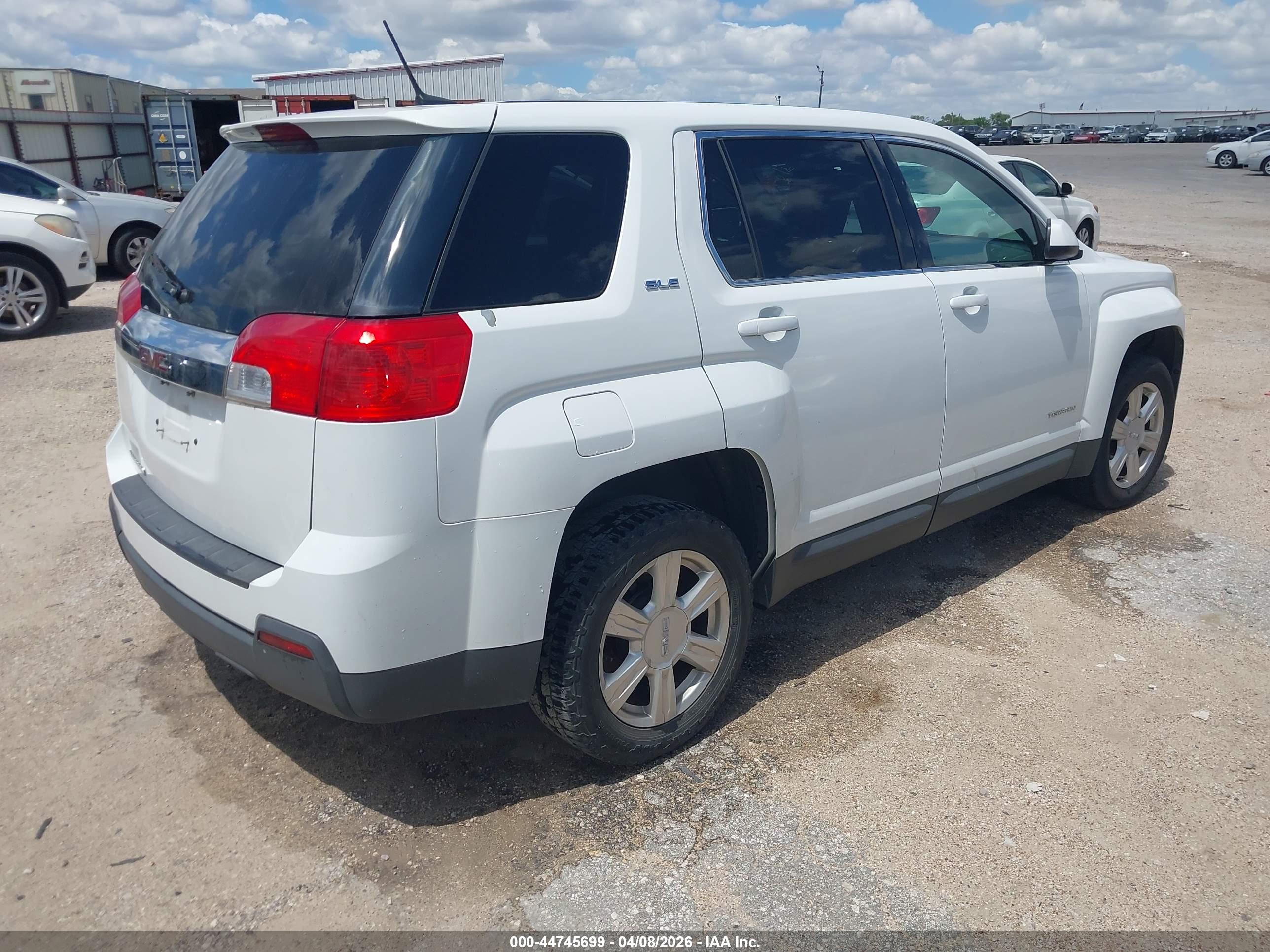 GMC TERRAIN image 4