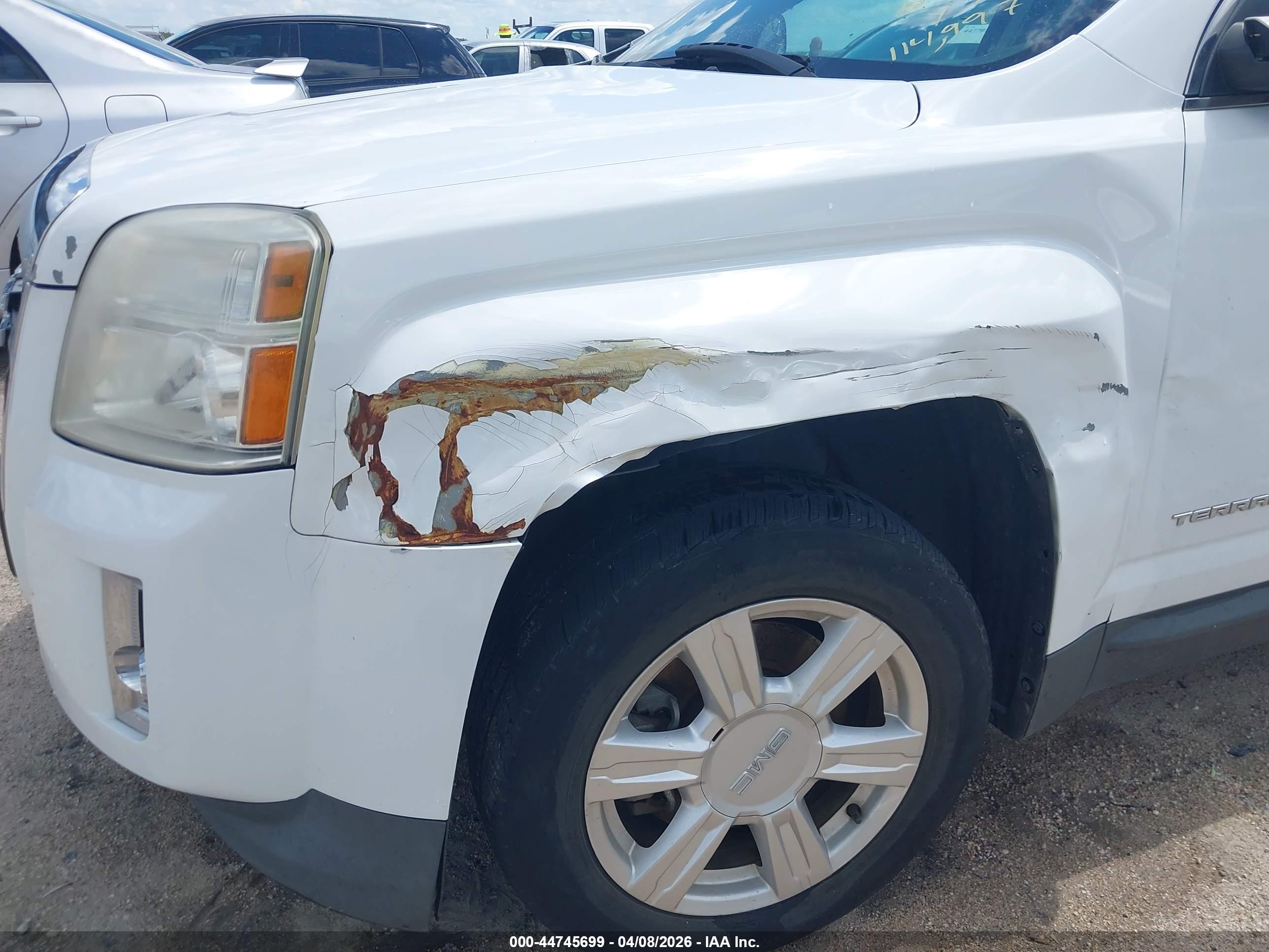 GMC TERRAIN image 6