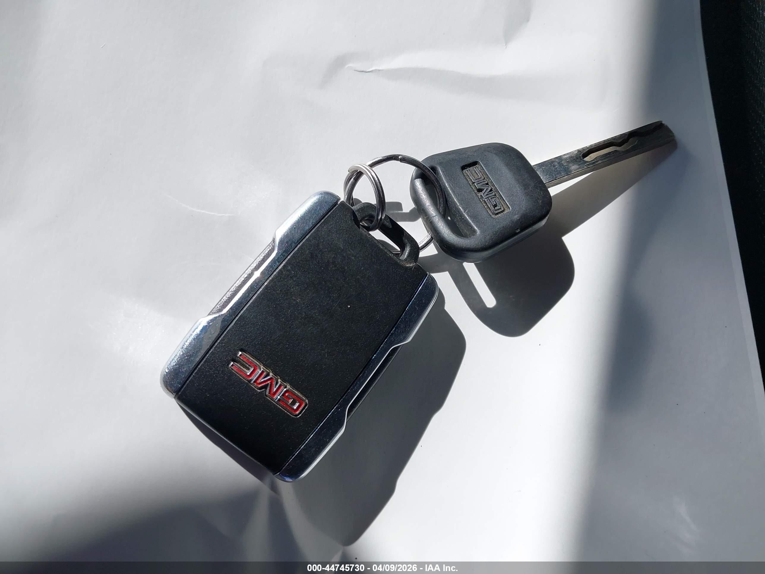 GMC SIERRA image 11