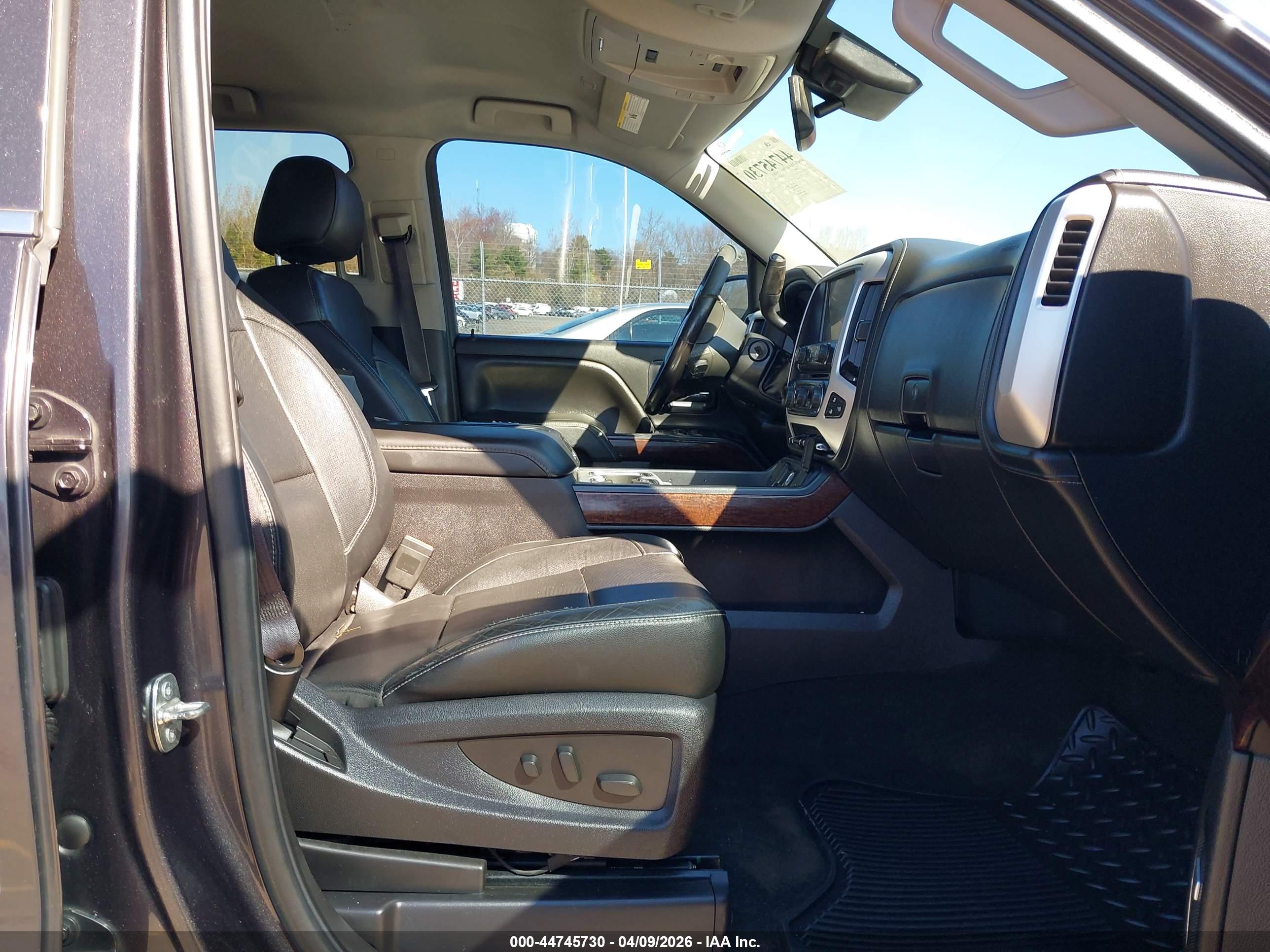 GMC SIERRA image 5