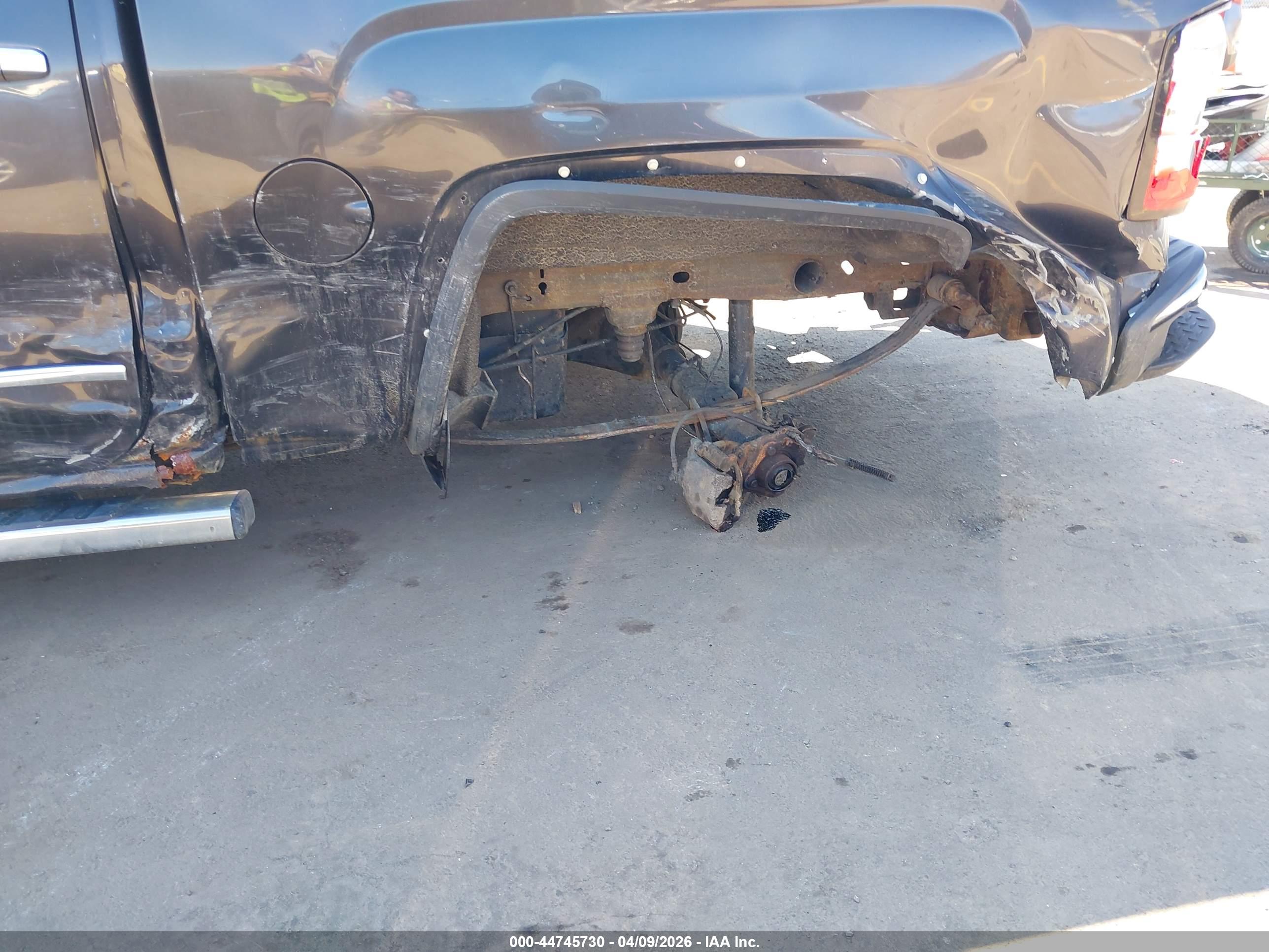 GMC SIERRA image 6