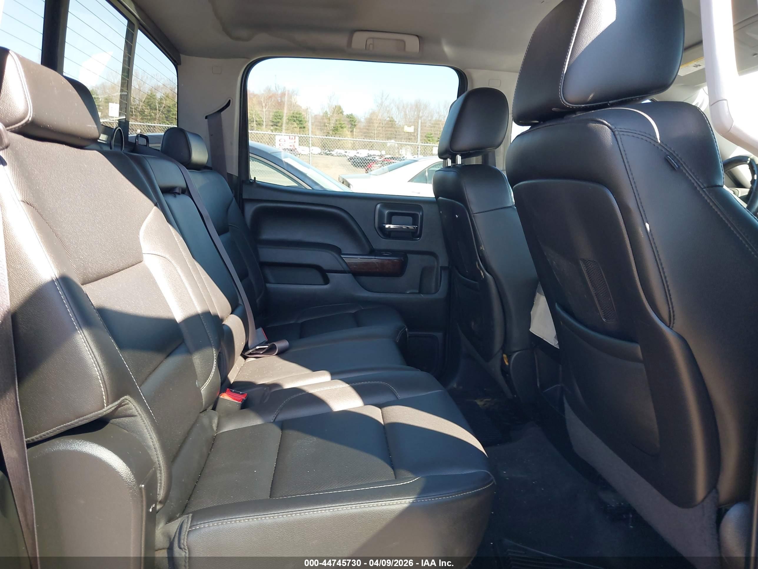 GMC SIERRA image 8