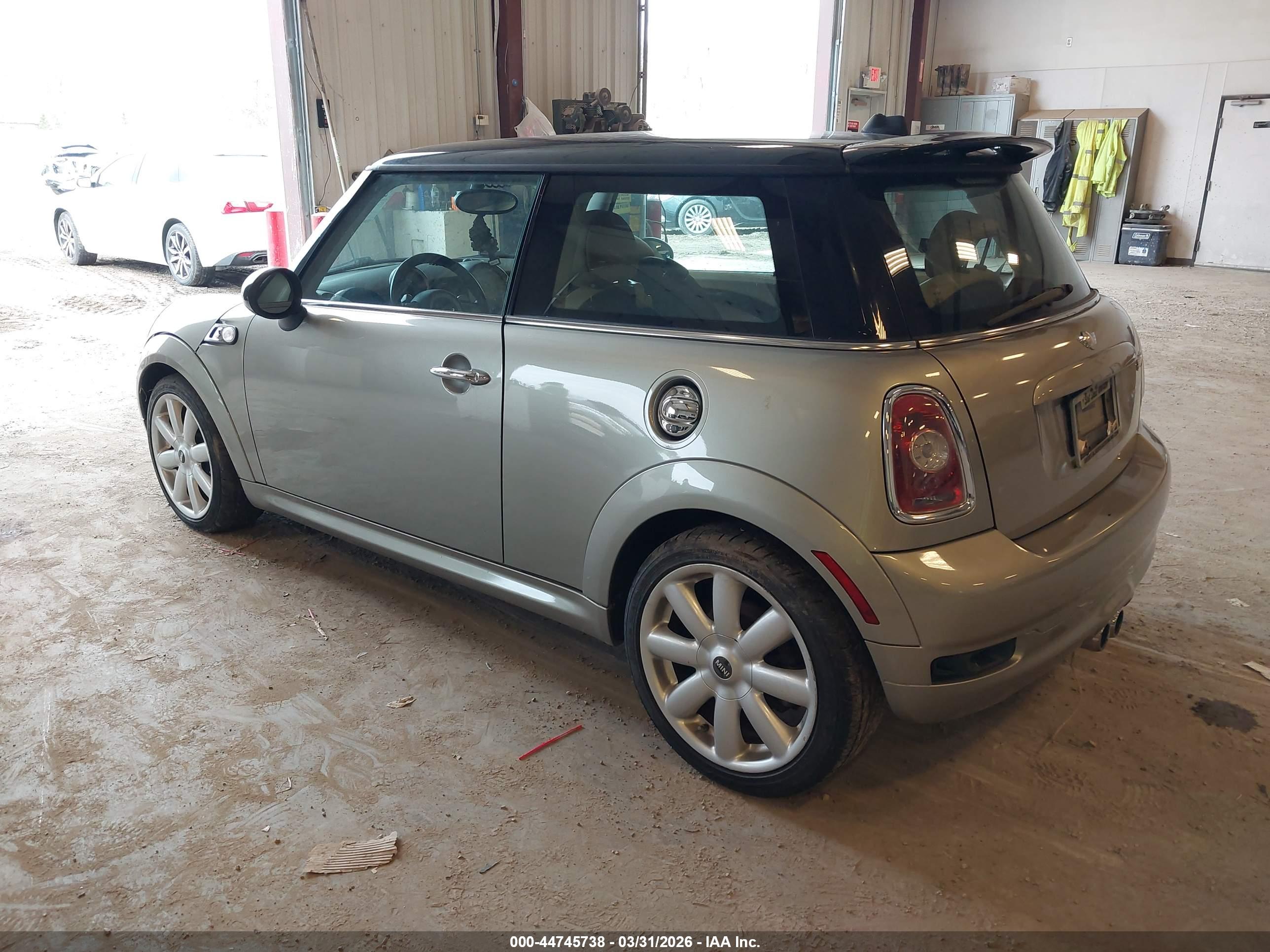 MINI COOPER image 3