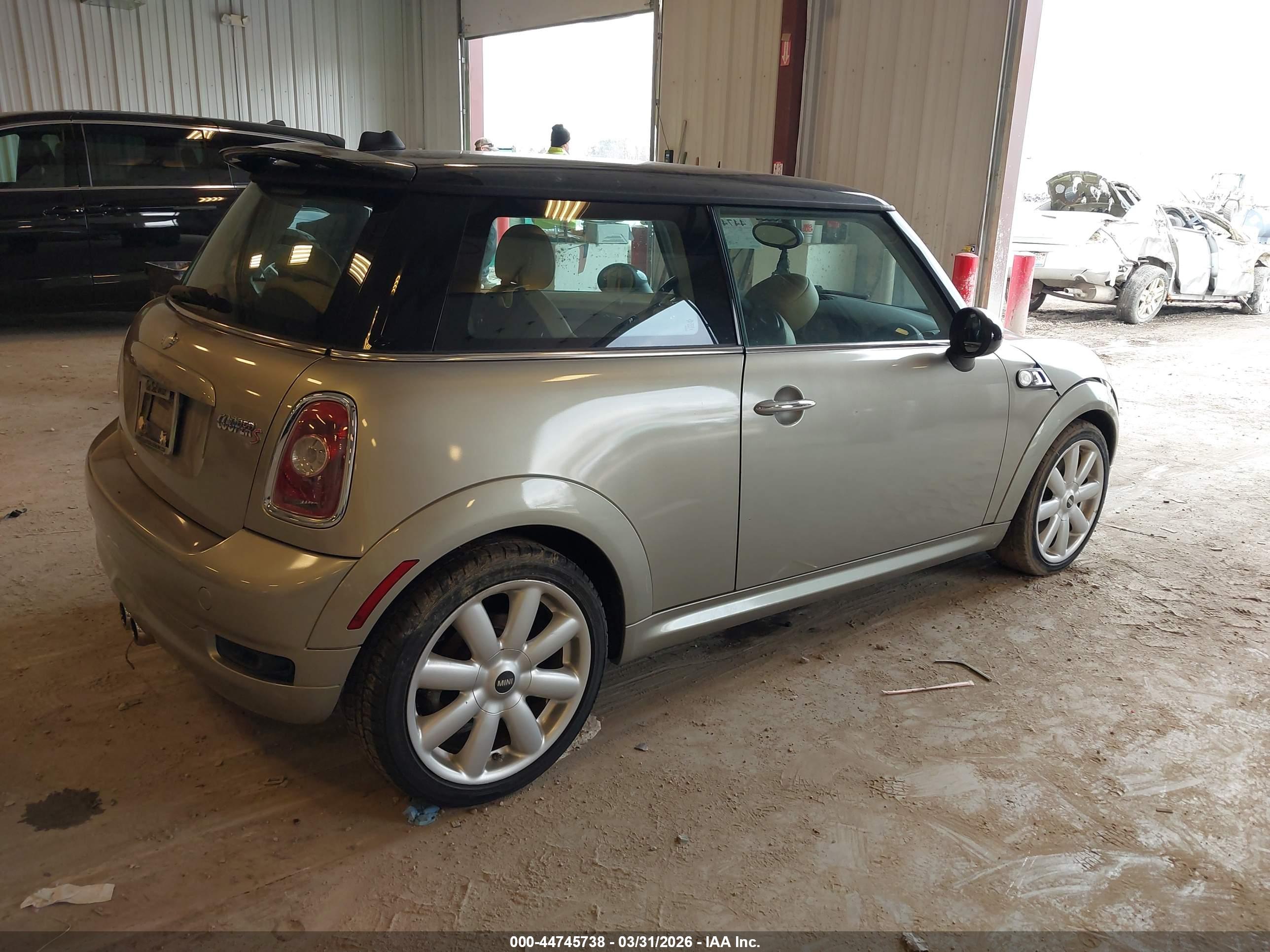 MINI COOPER image 4