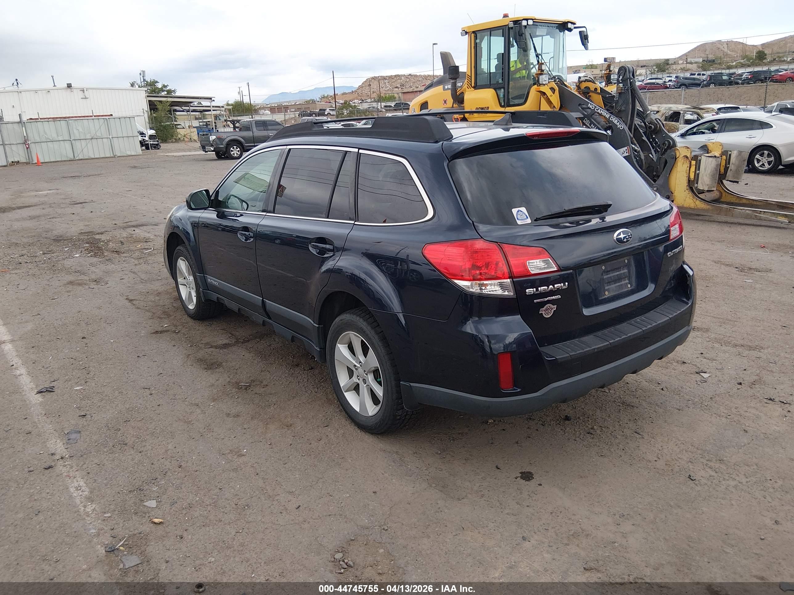 SUBARU OUTBACK image 3
