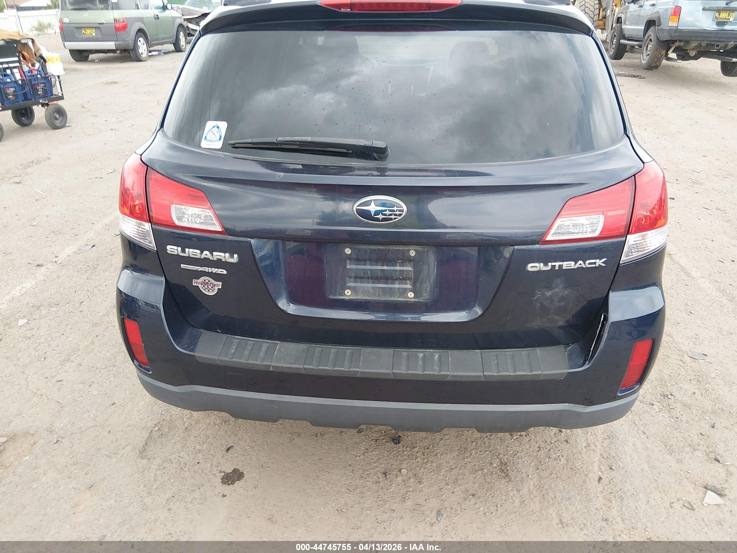 SUBARU OUTBACK image 6