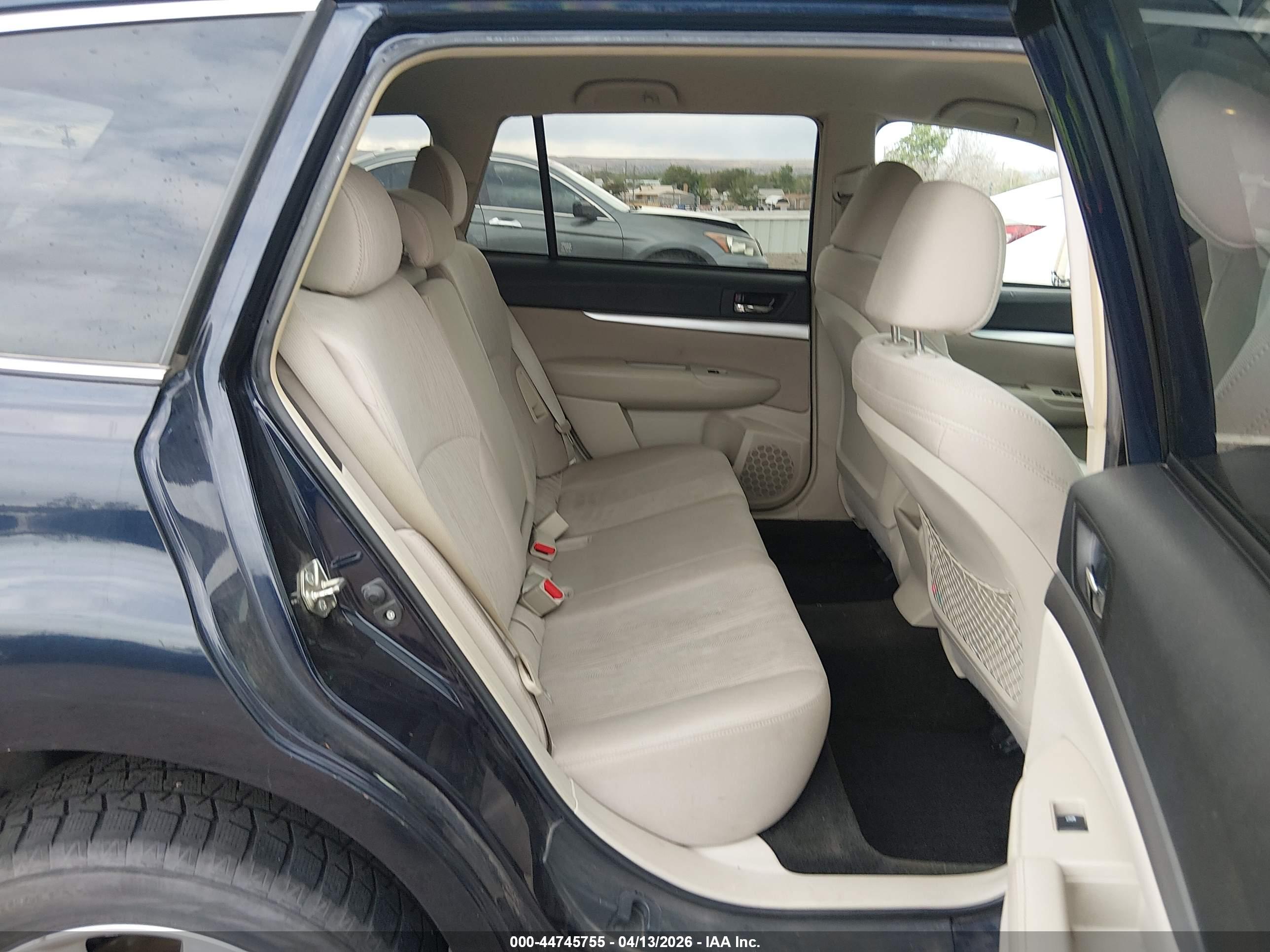 SUBARU OUTBACK image 8