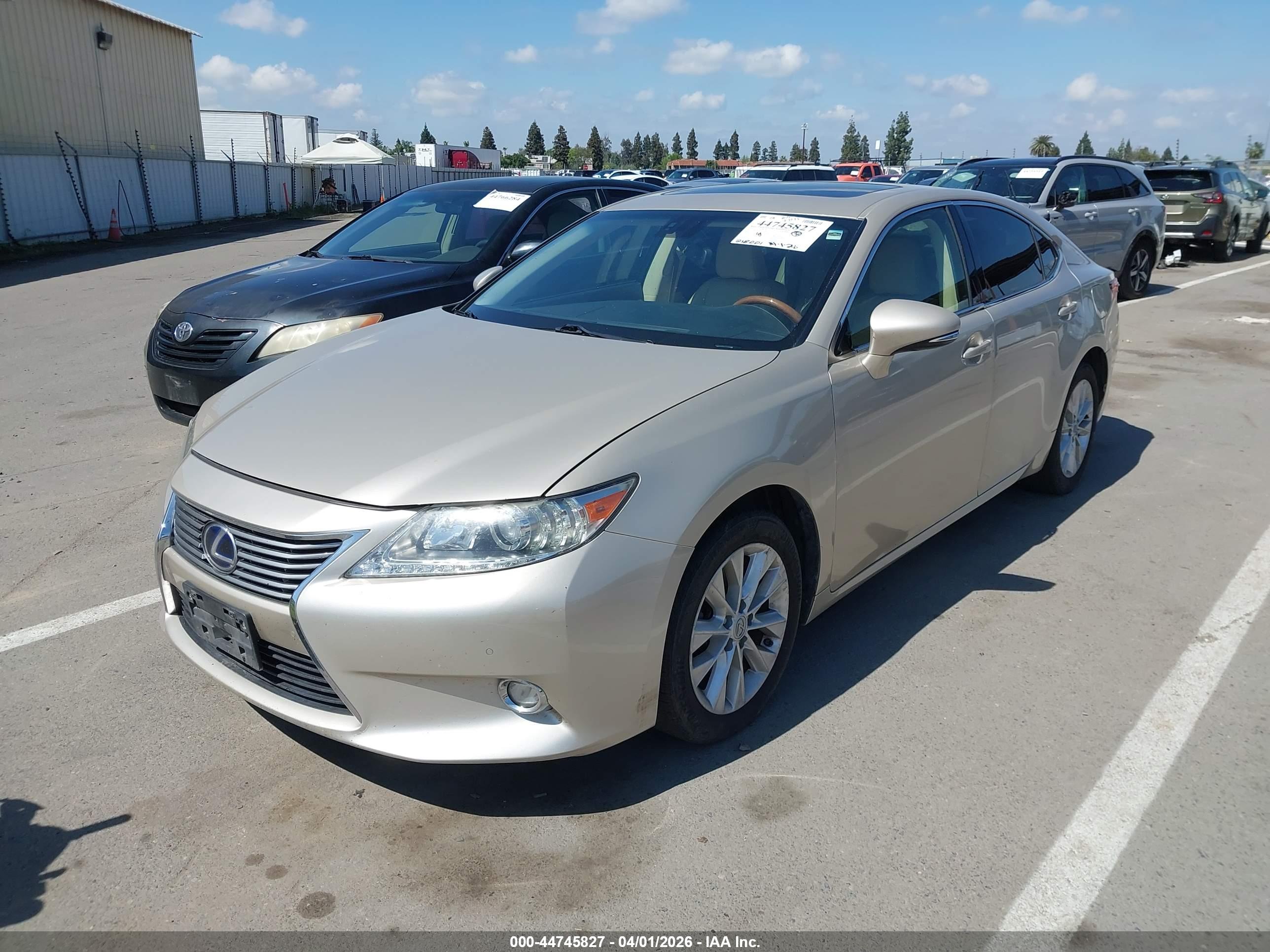 LEXUS ES image 2