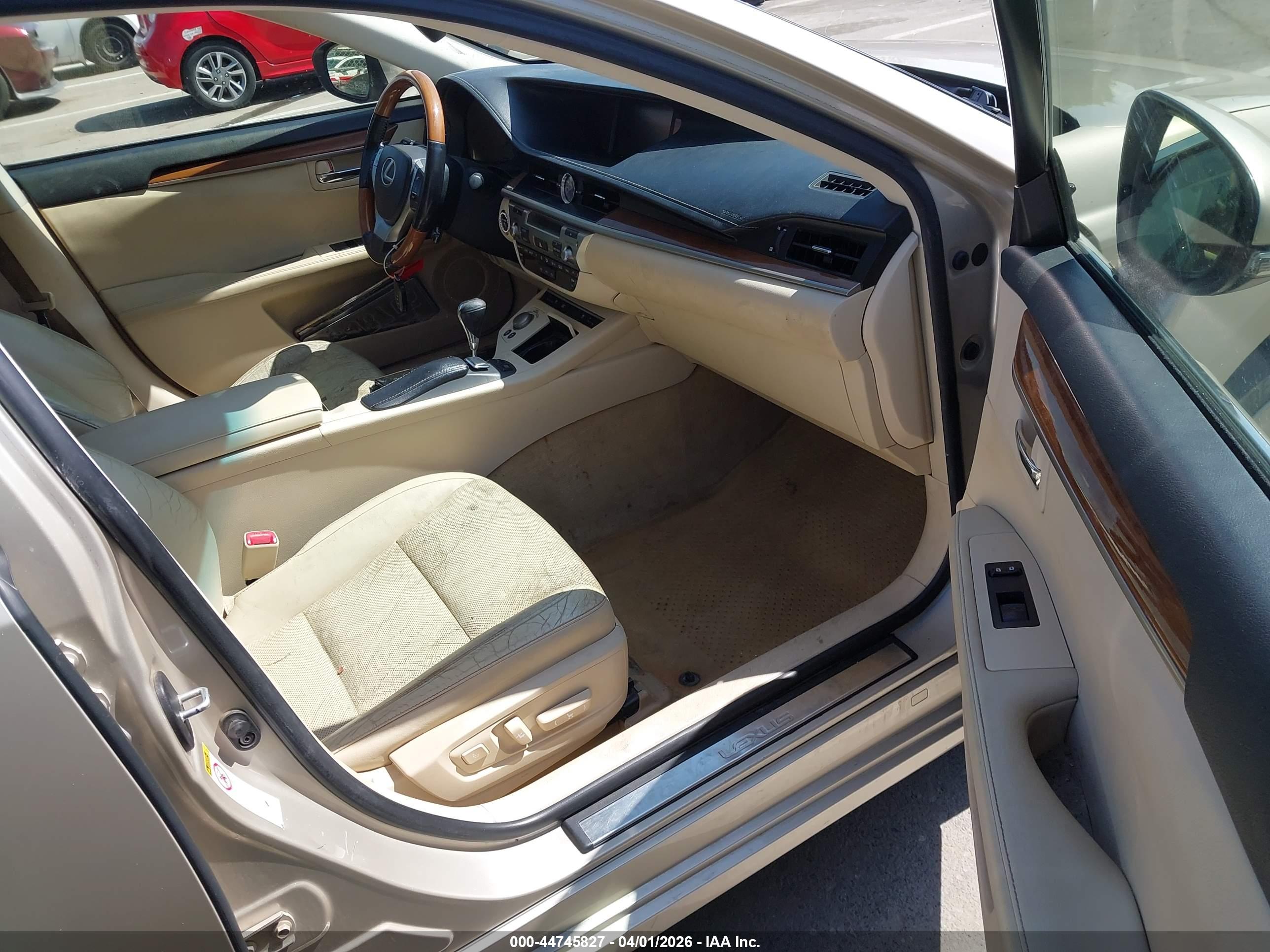LEXUS ES image 5