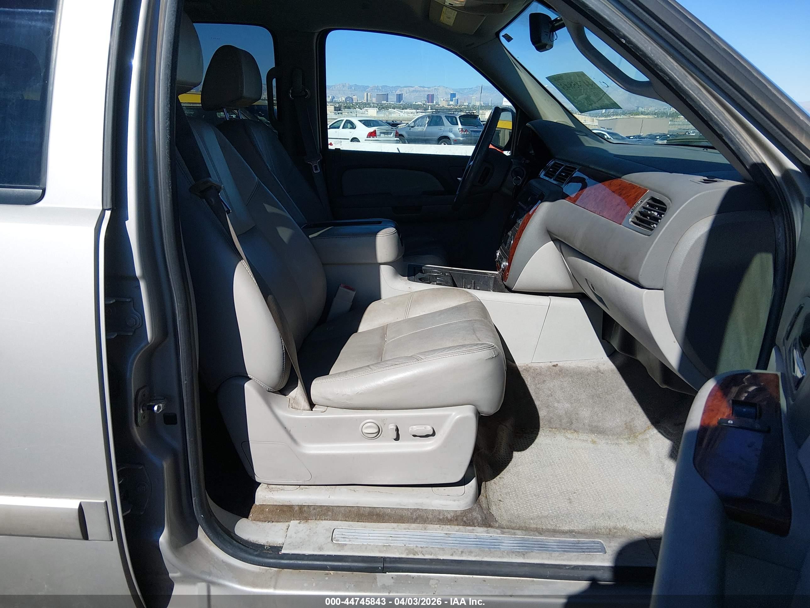 CHEVROLET TAHOE image 5