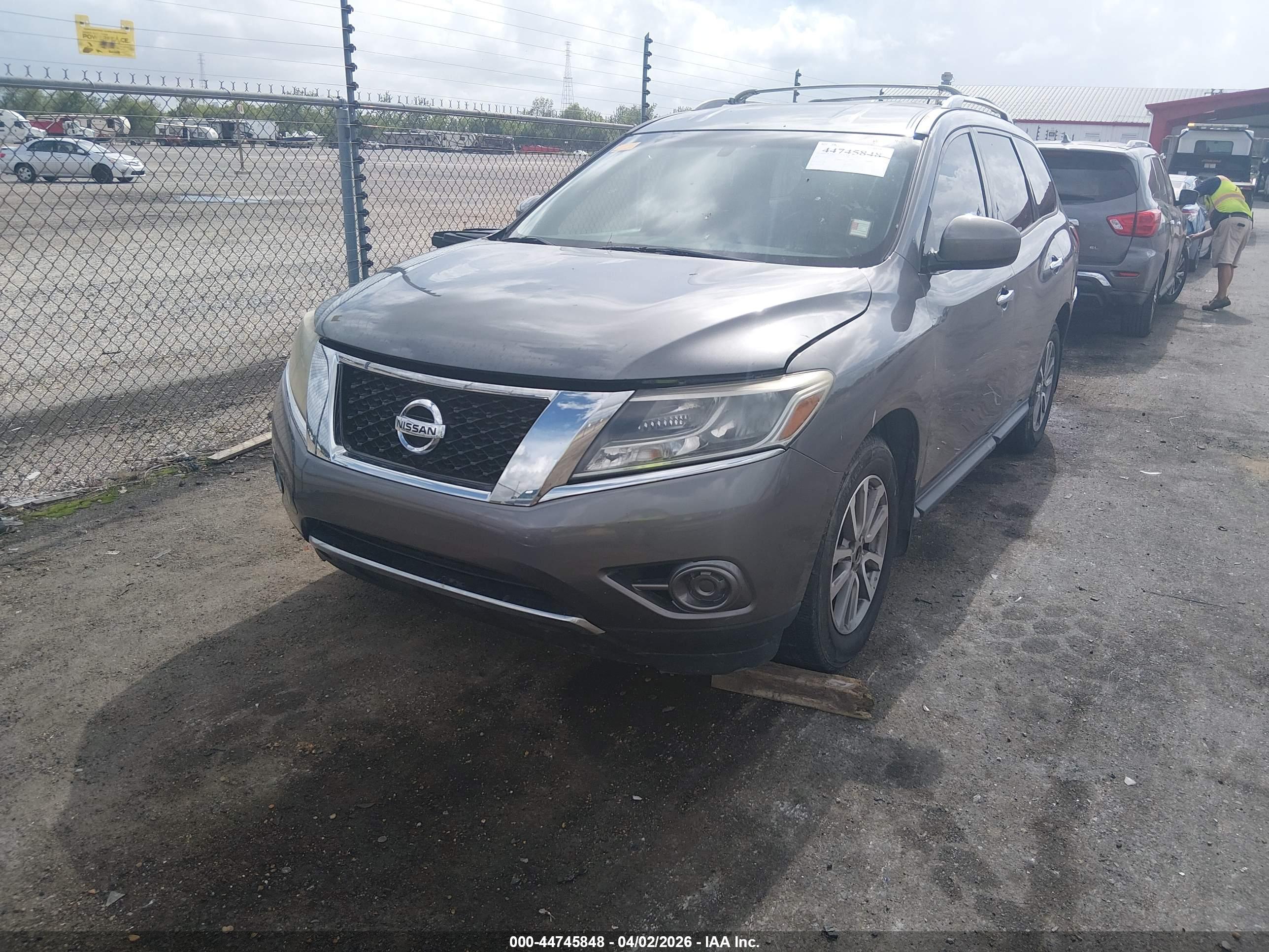 NISSAN PATHFINDER image 2