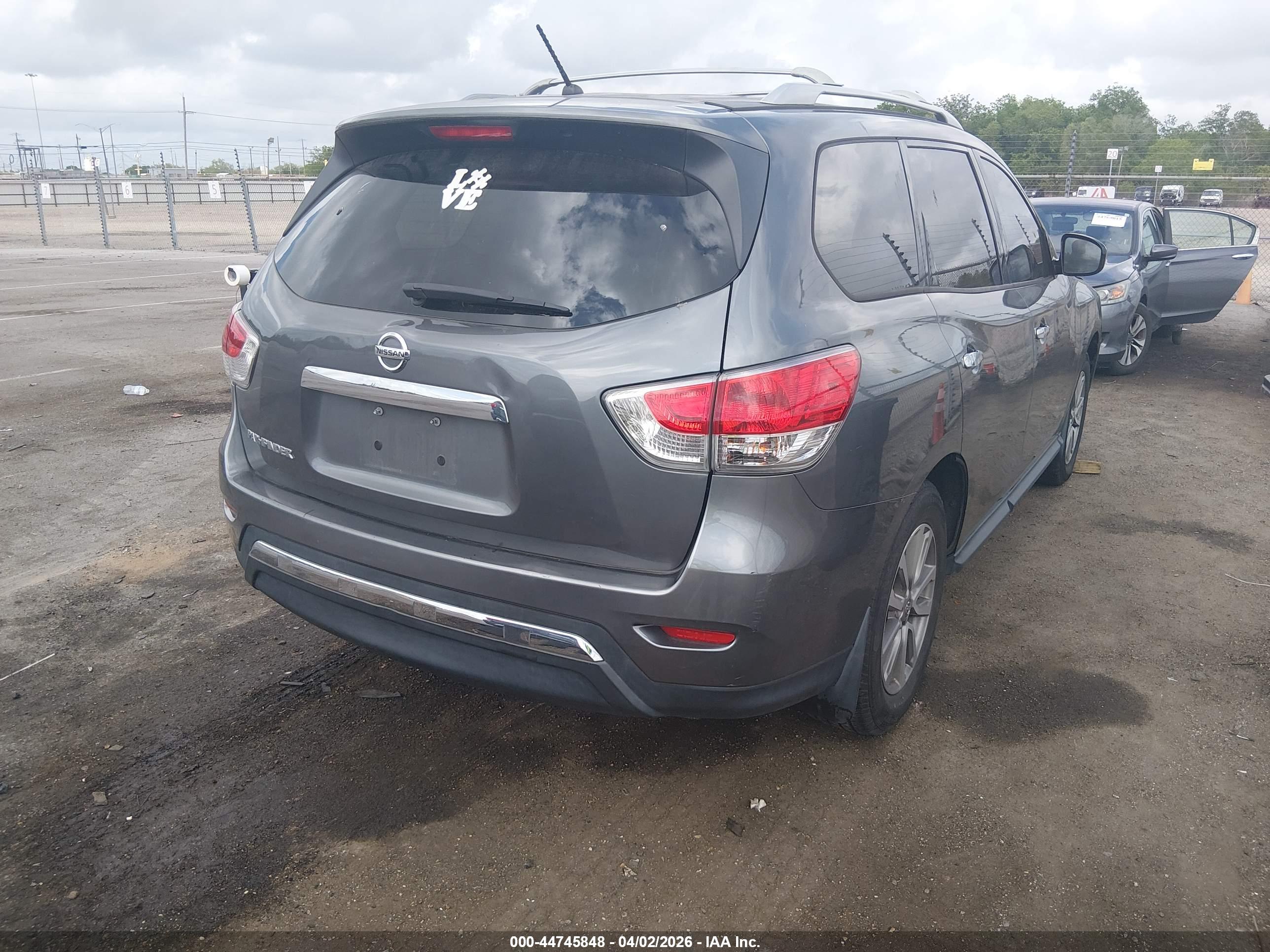 NISSAN PATHFINDER image 4