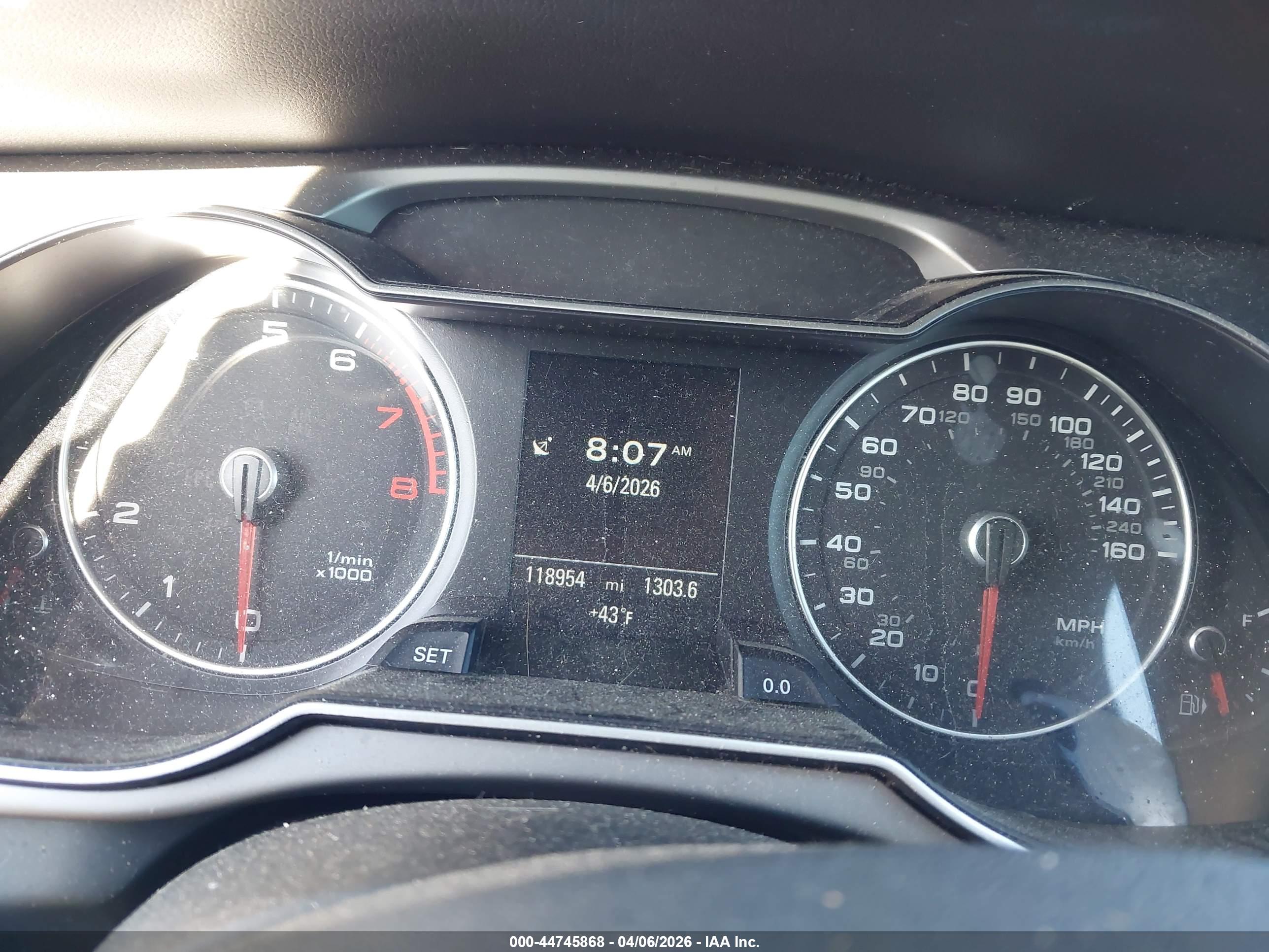 AUDI A4 image 7
