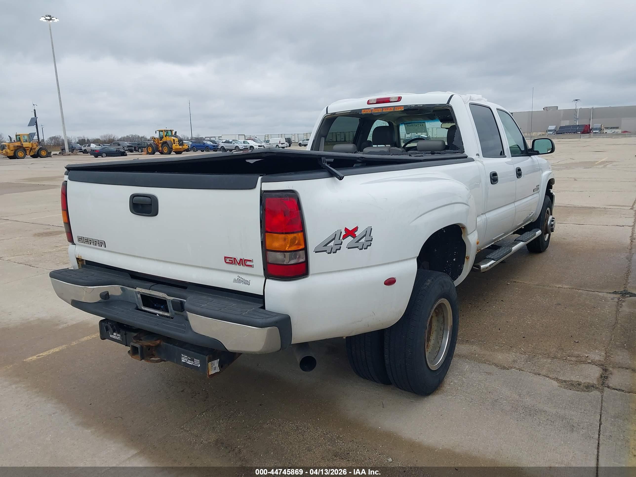 GMC SIERRA image 4
