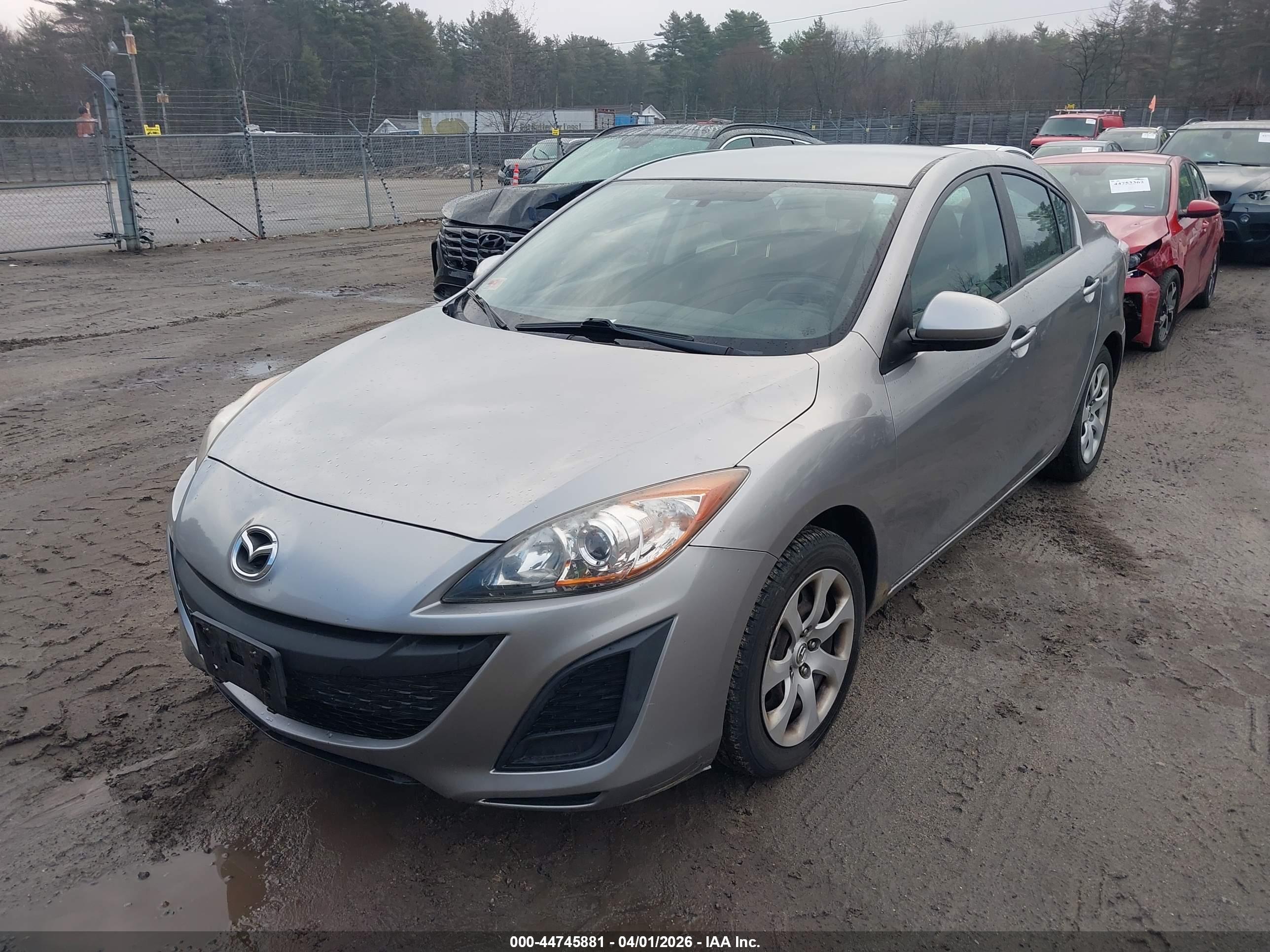 MAZDA MAZDA3 image 2