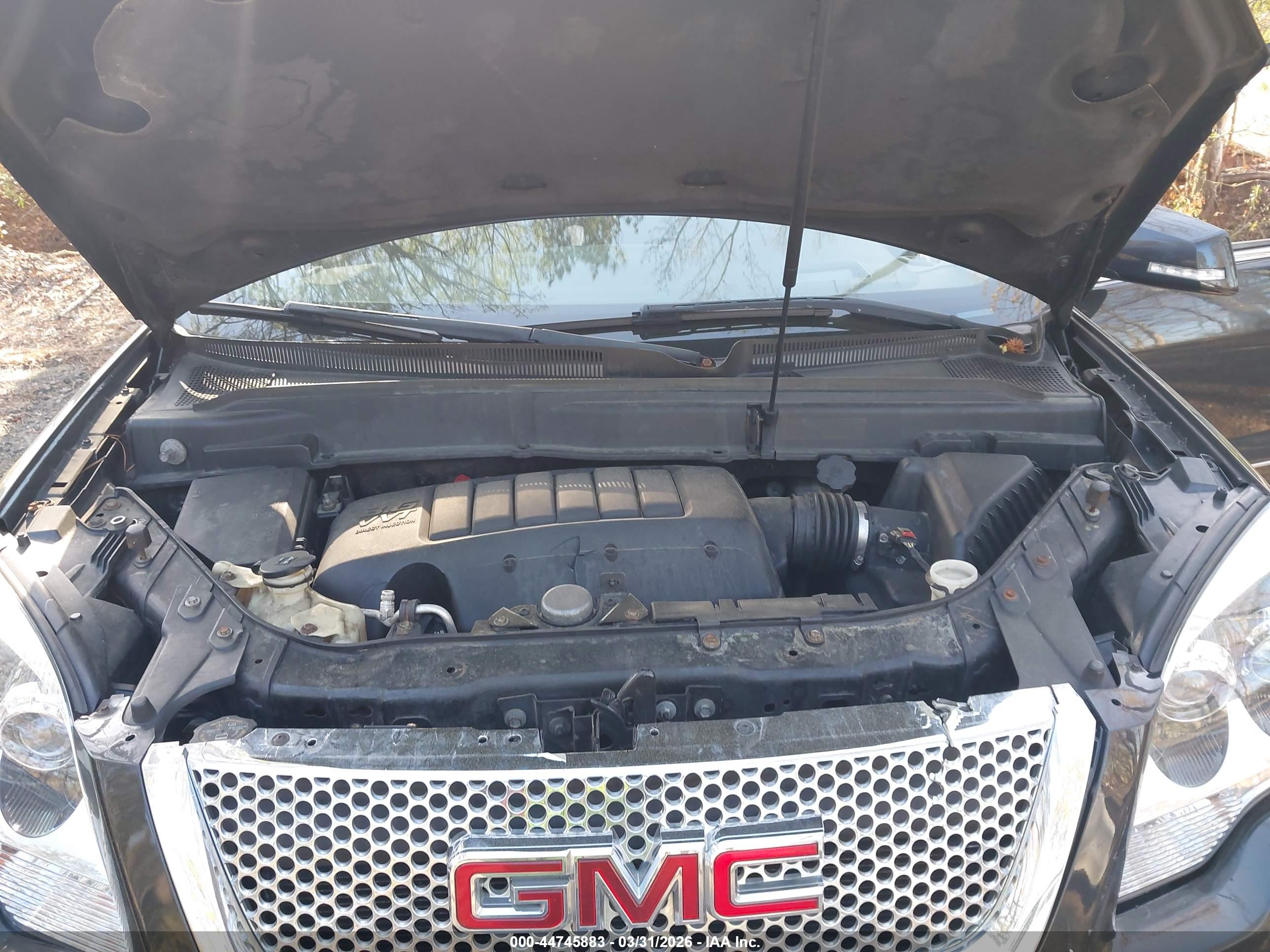 GMC ACADIA image 10