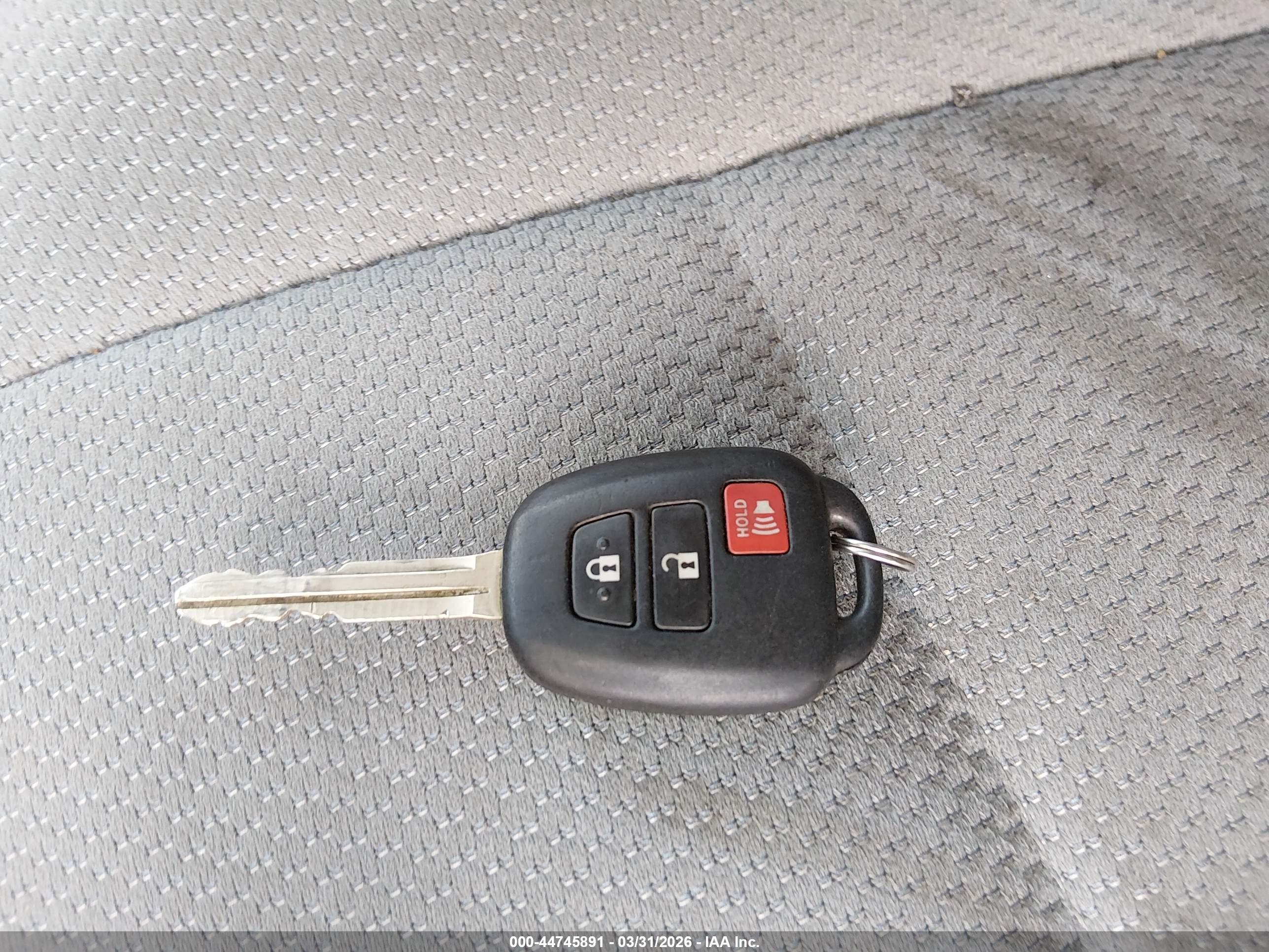 TOYOTA PRIUS image 11