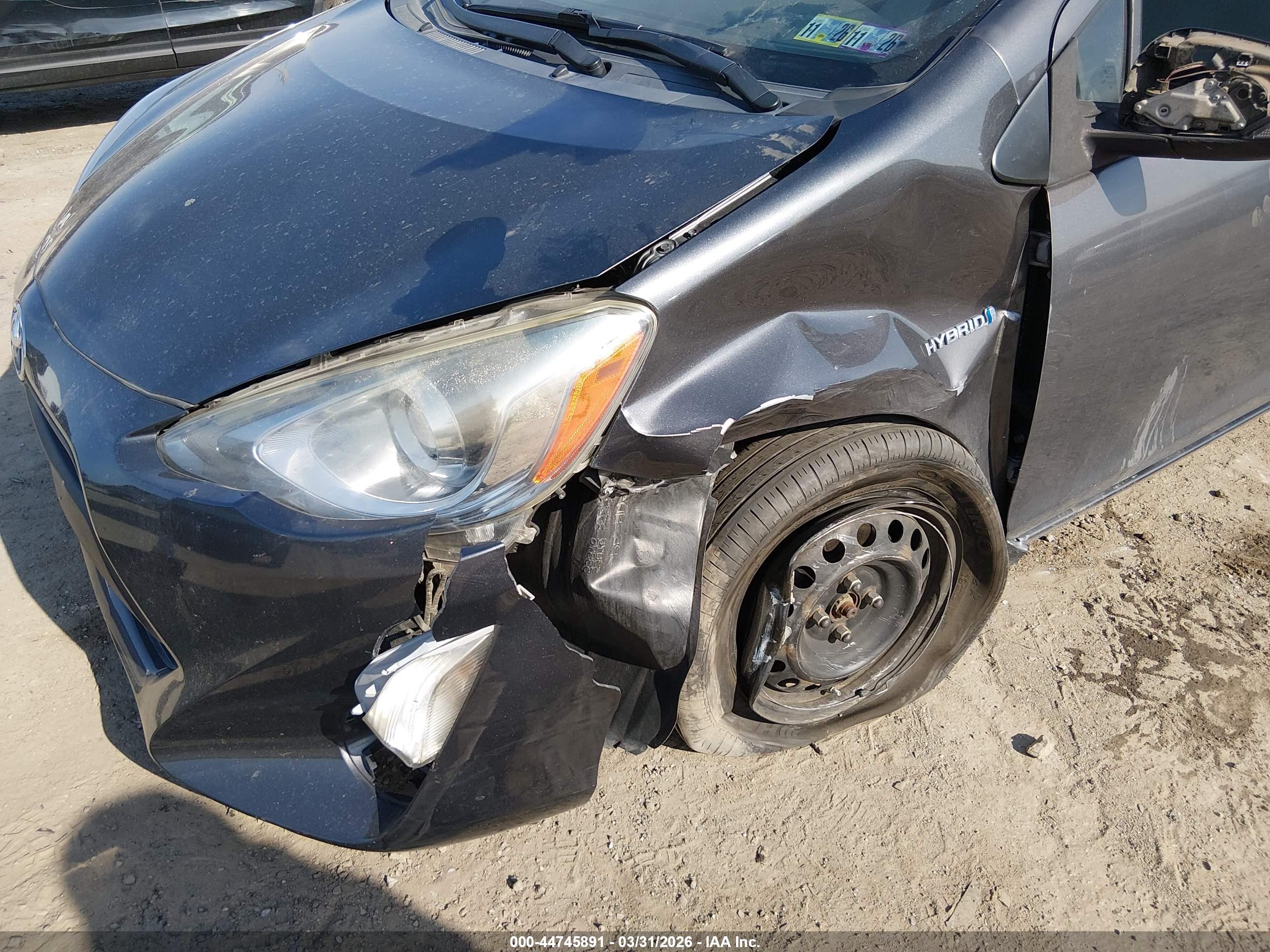 TOYOTA PRIUS image 6