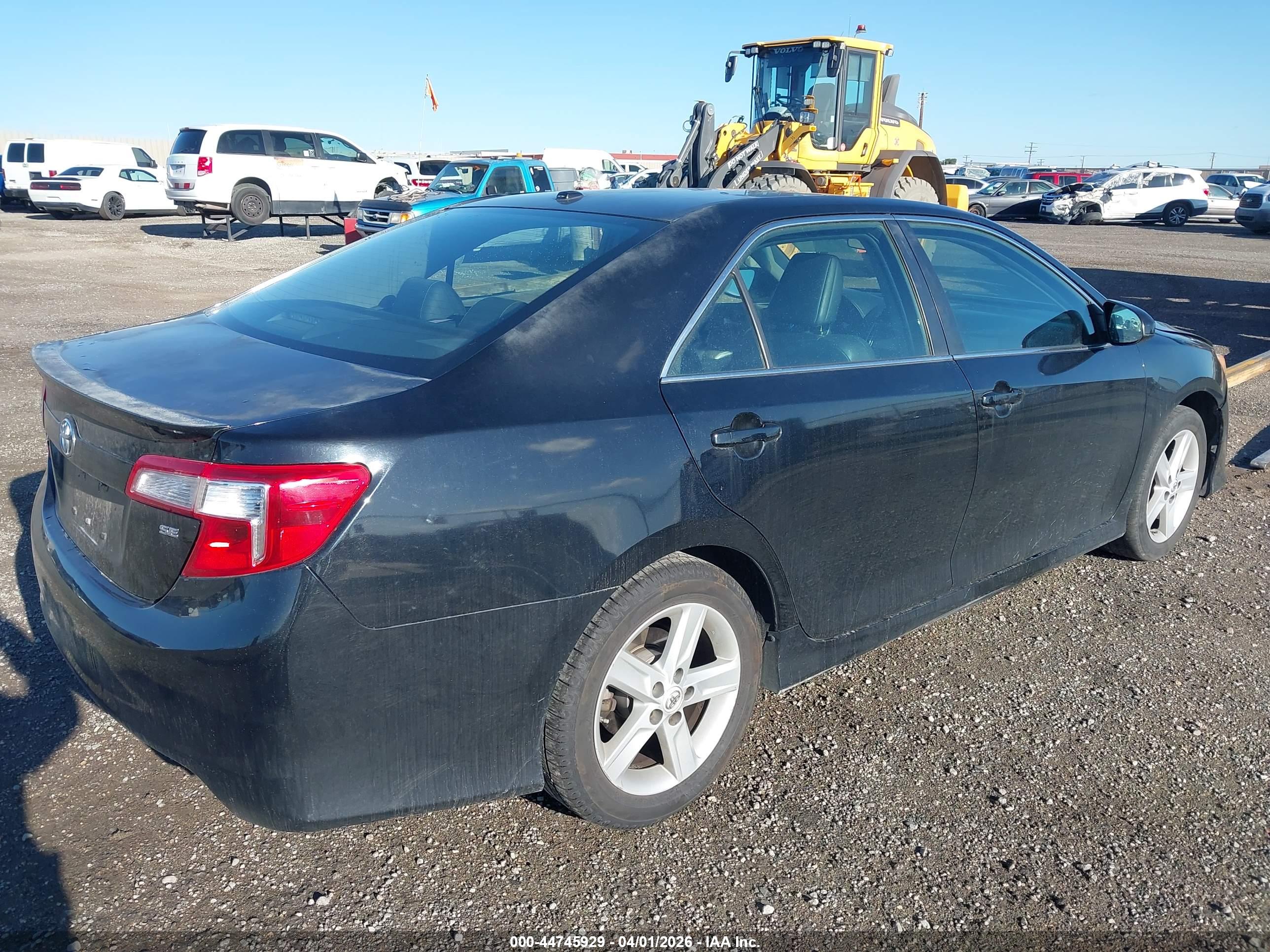 TOYOTA CAMRY image 4