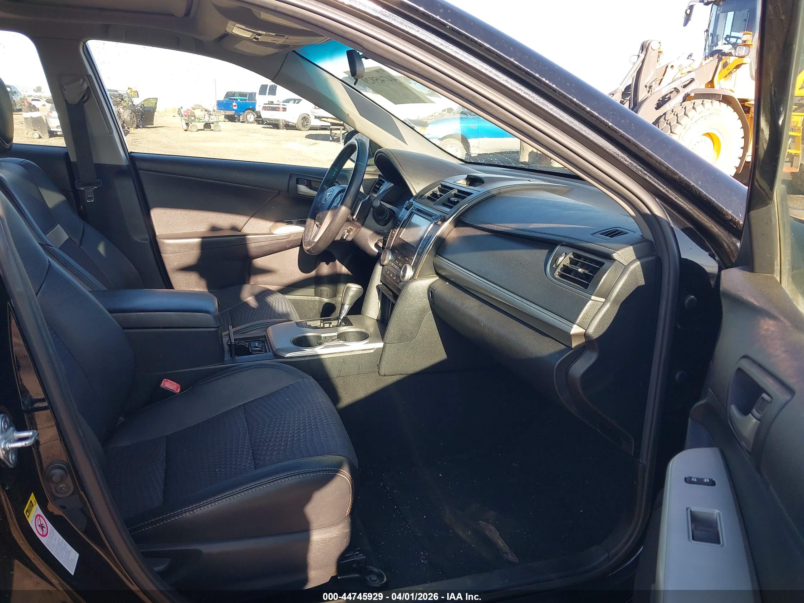 TOYOTA CAMRY image 5
