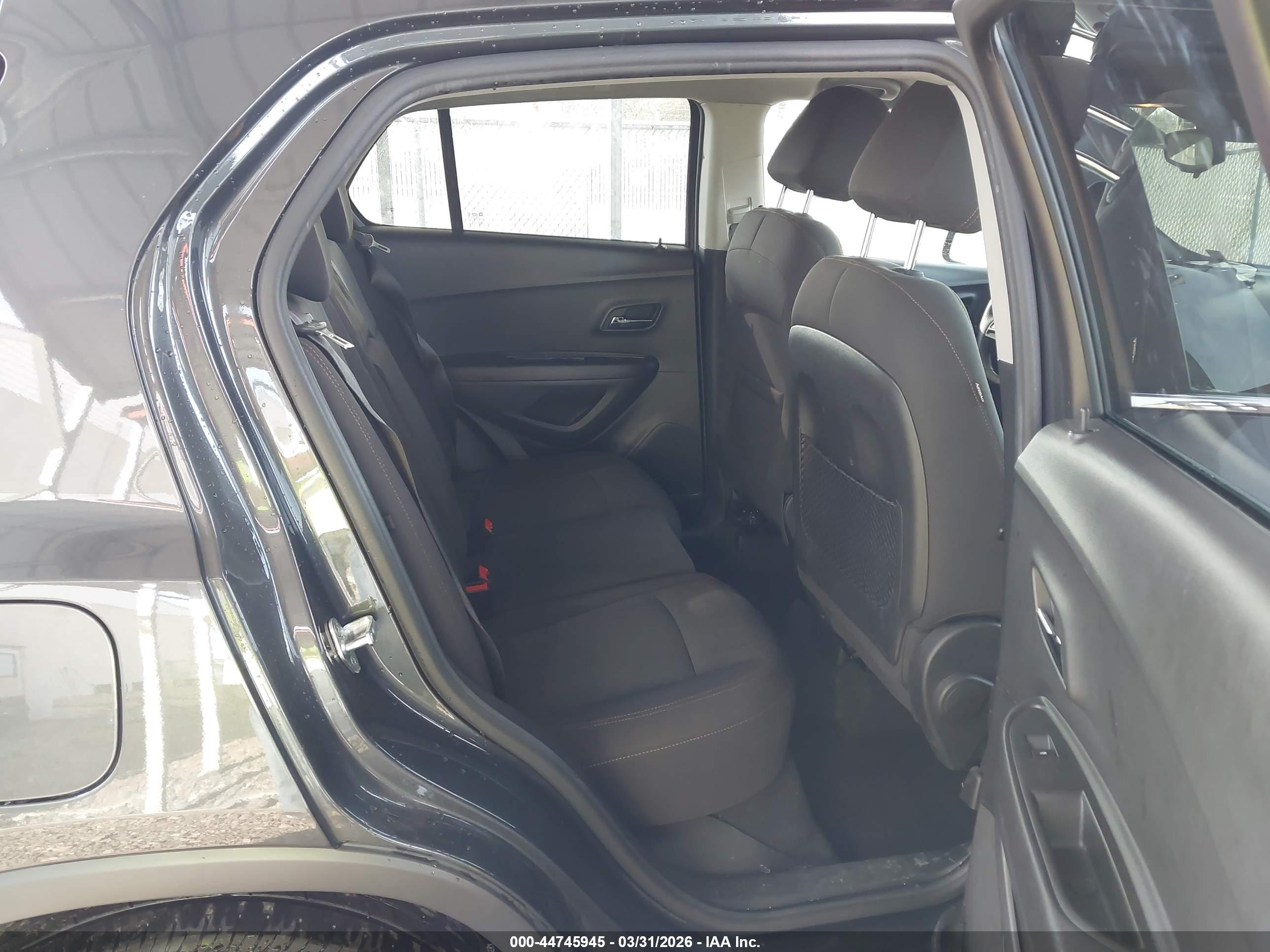 CHEVROLET TRAX image 8