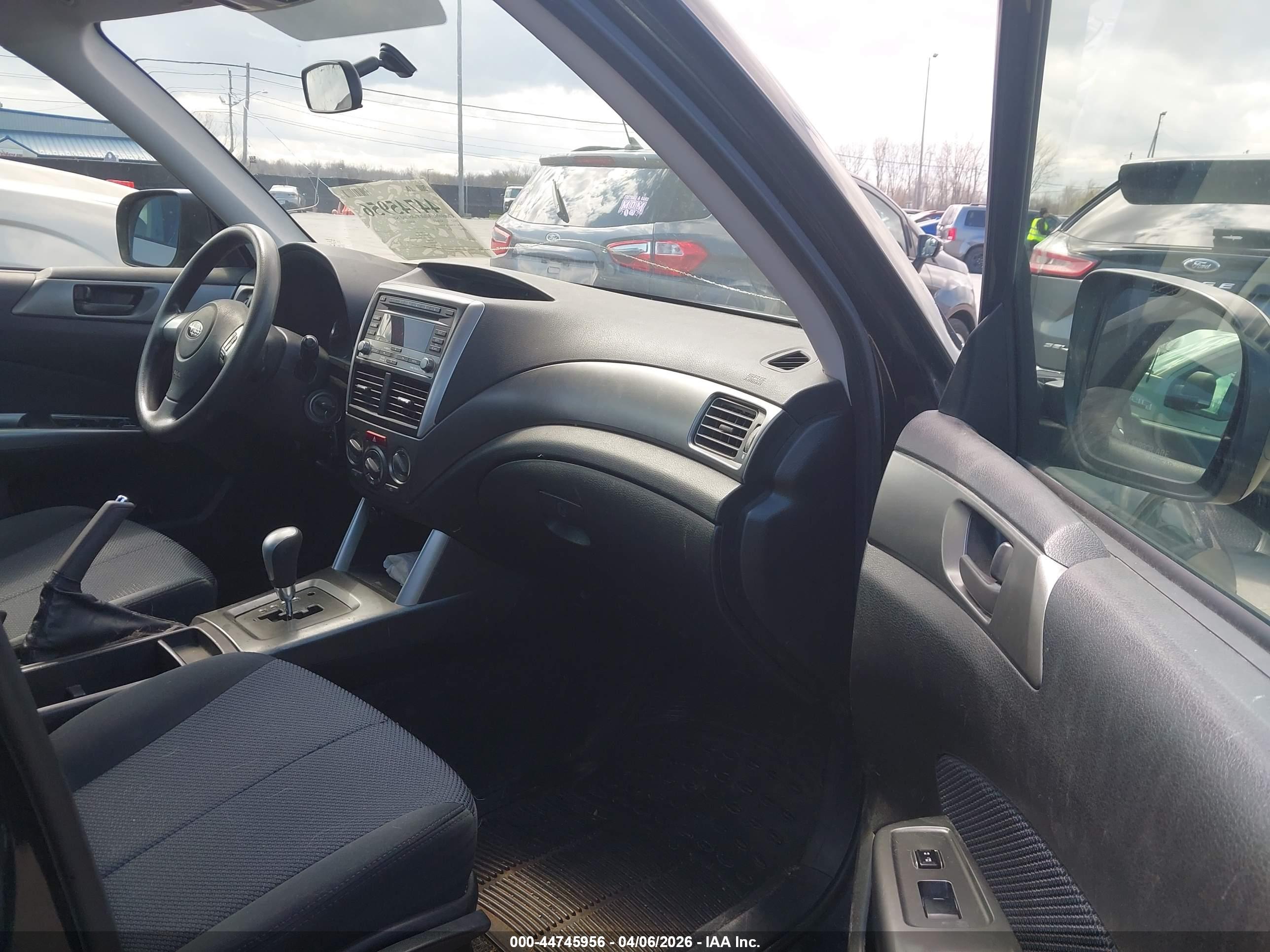 SUBARU FORESTER image 5