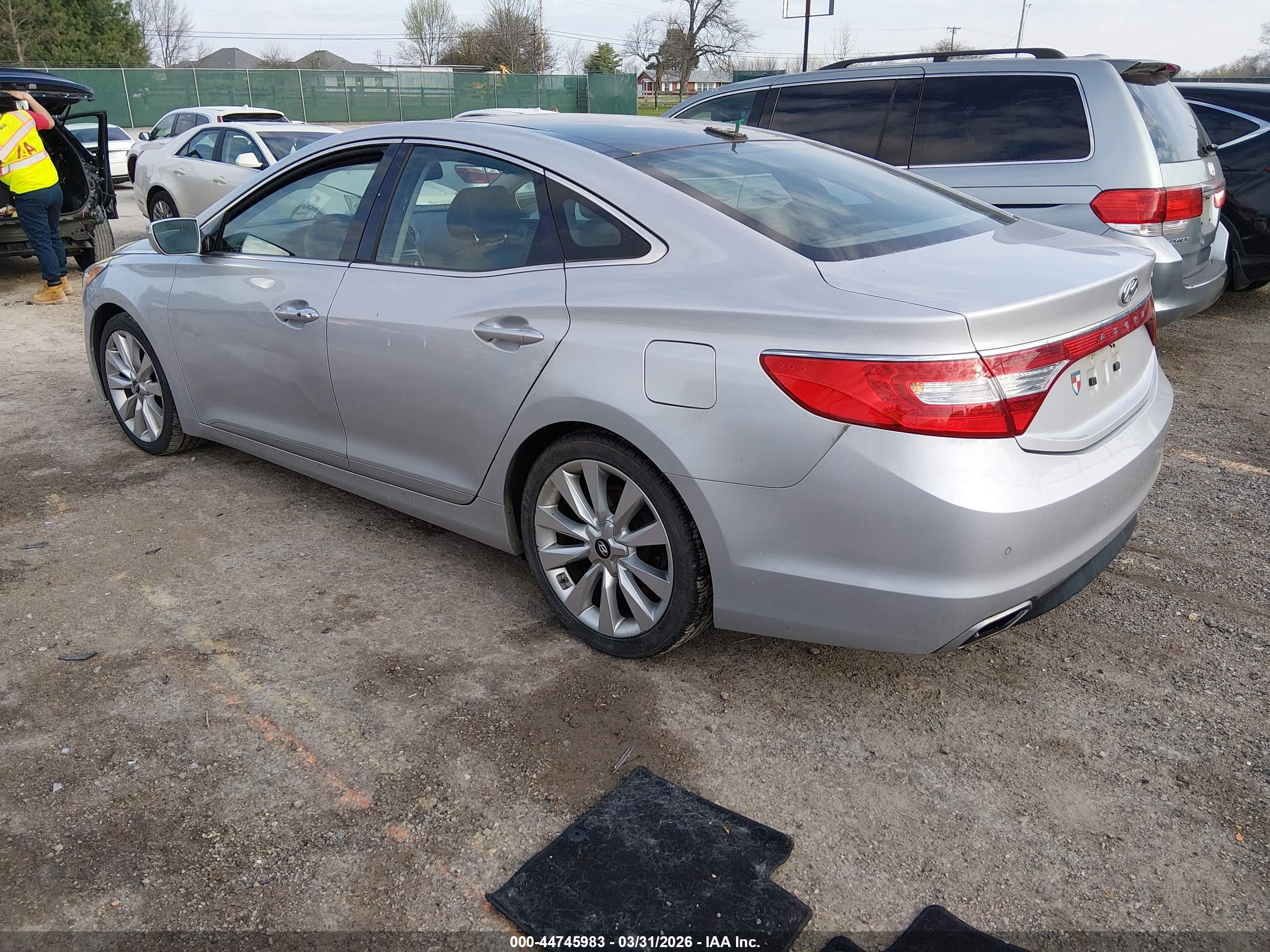 HYUNDAI AZERA image 3