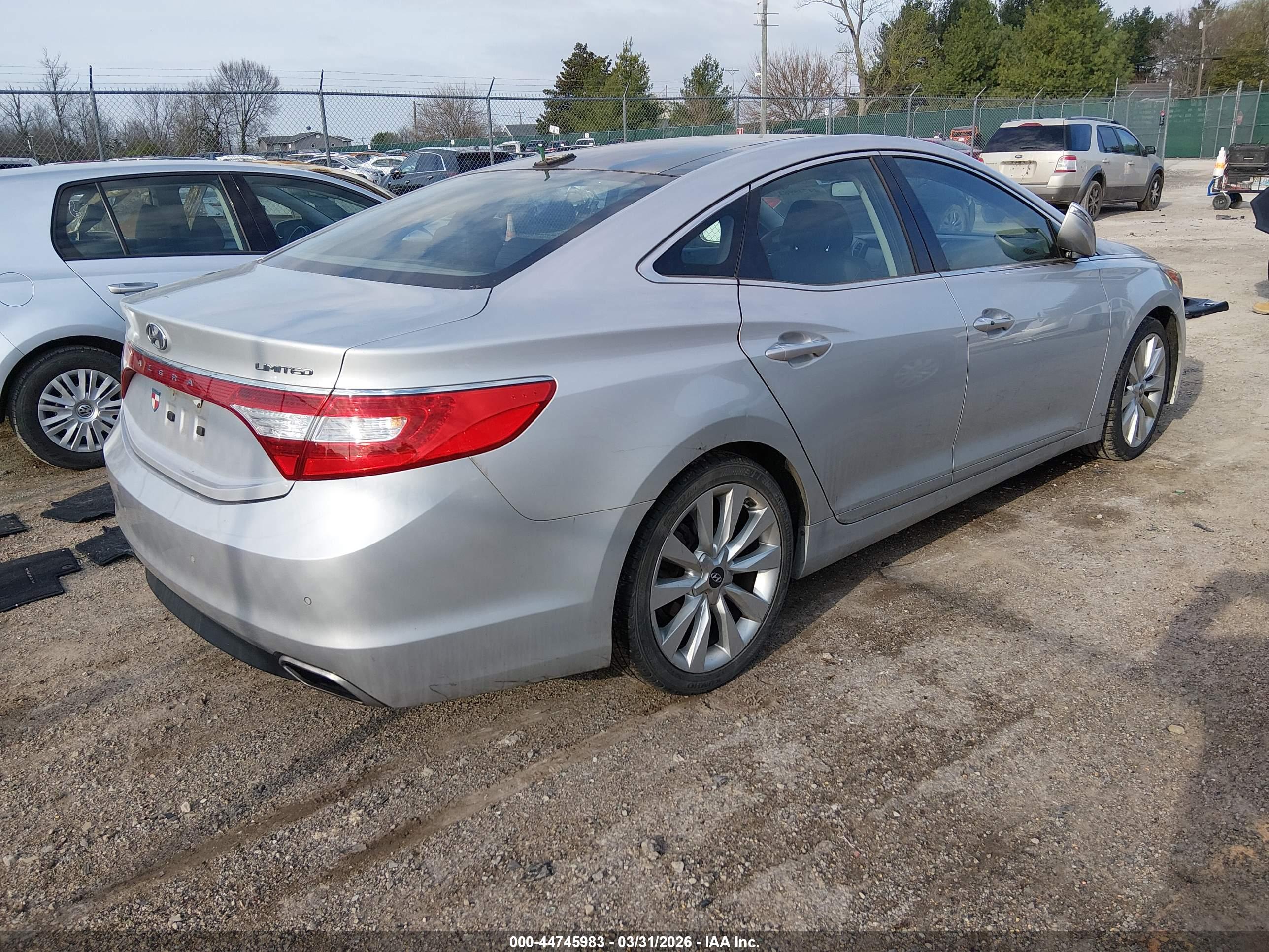 HYUNDAI AZERA image 4
