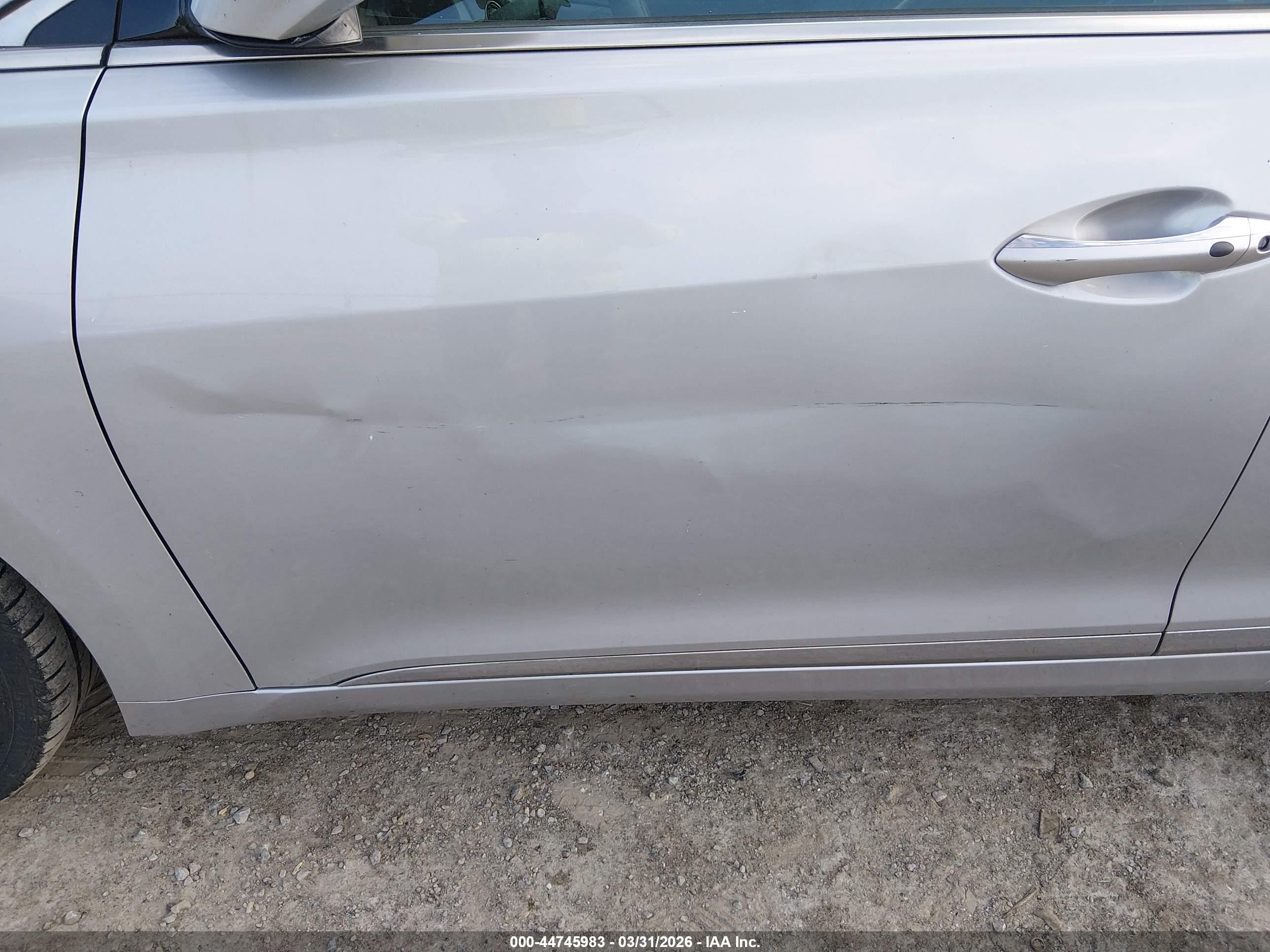 HYUNDAI AZERA image 6