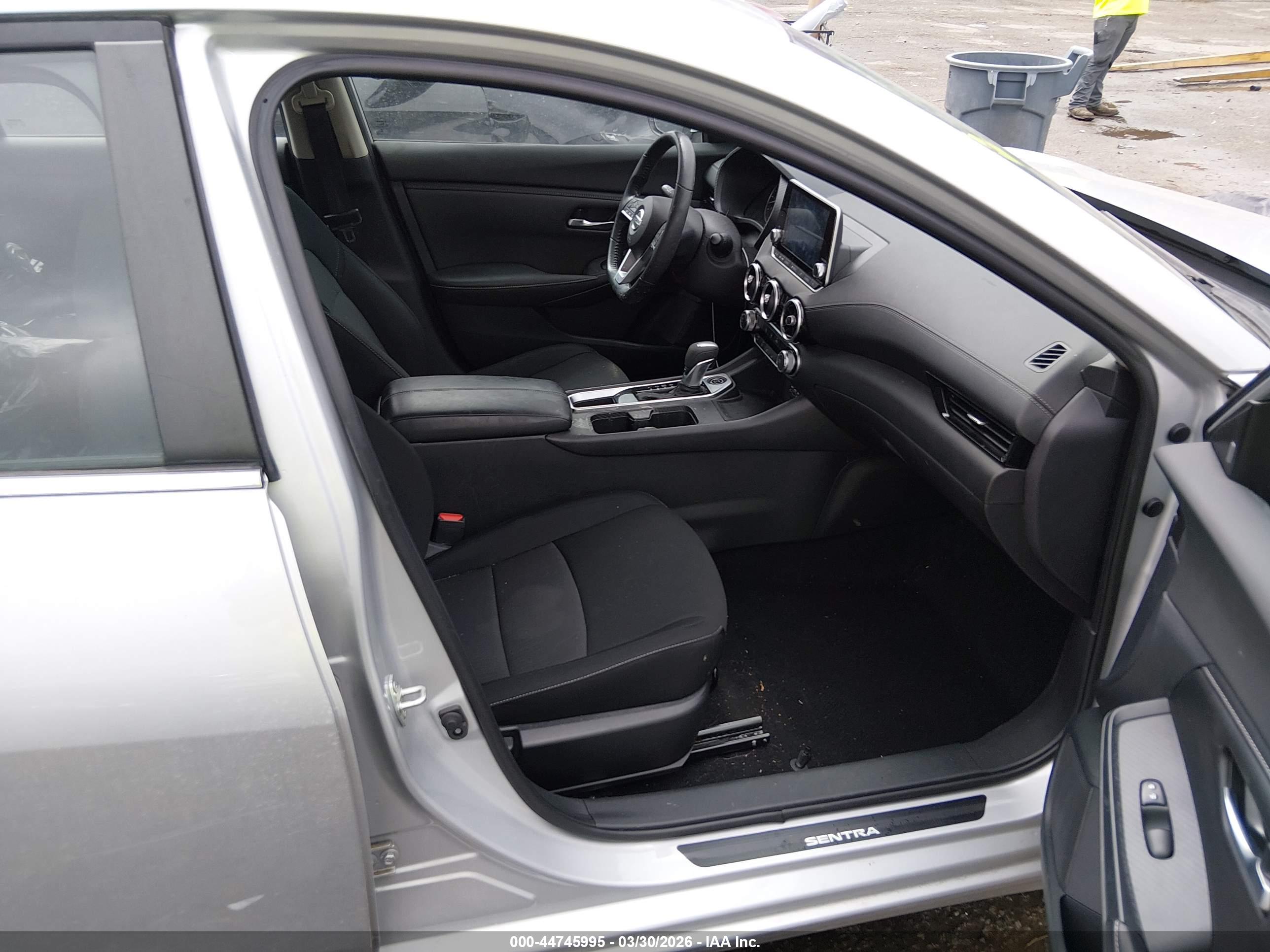 NISSAN SENTRA image 5