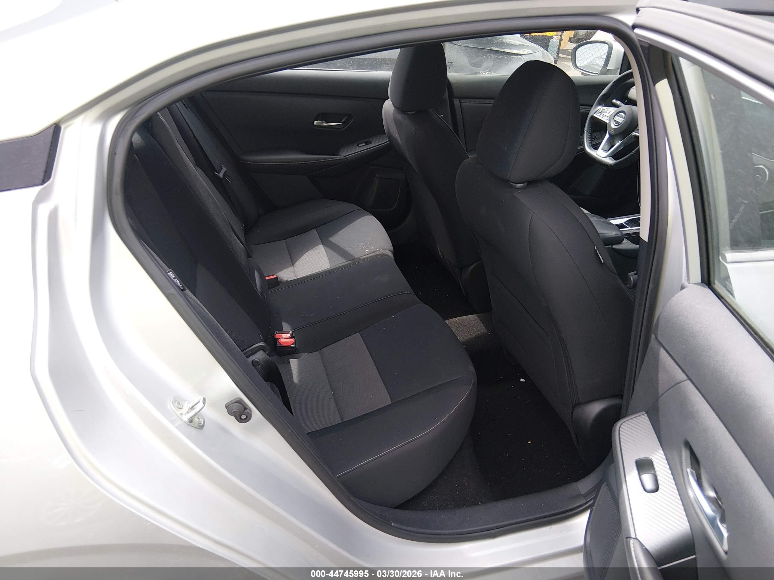 NISSAN SENTRA image 8