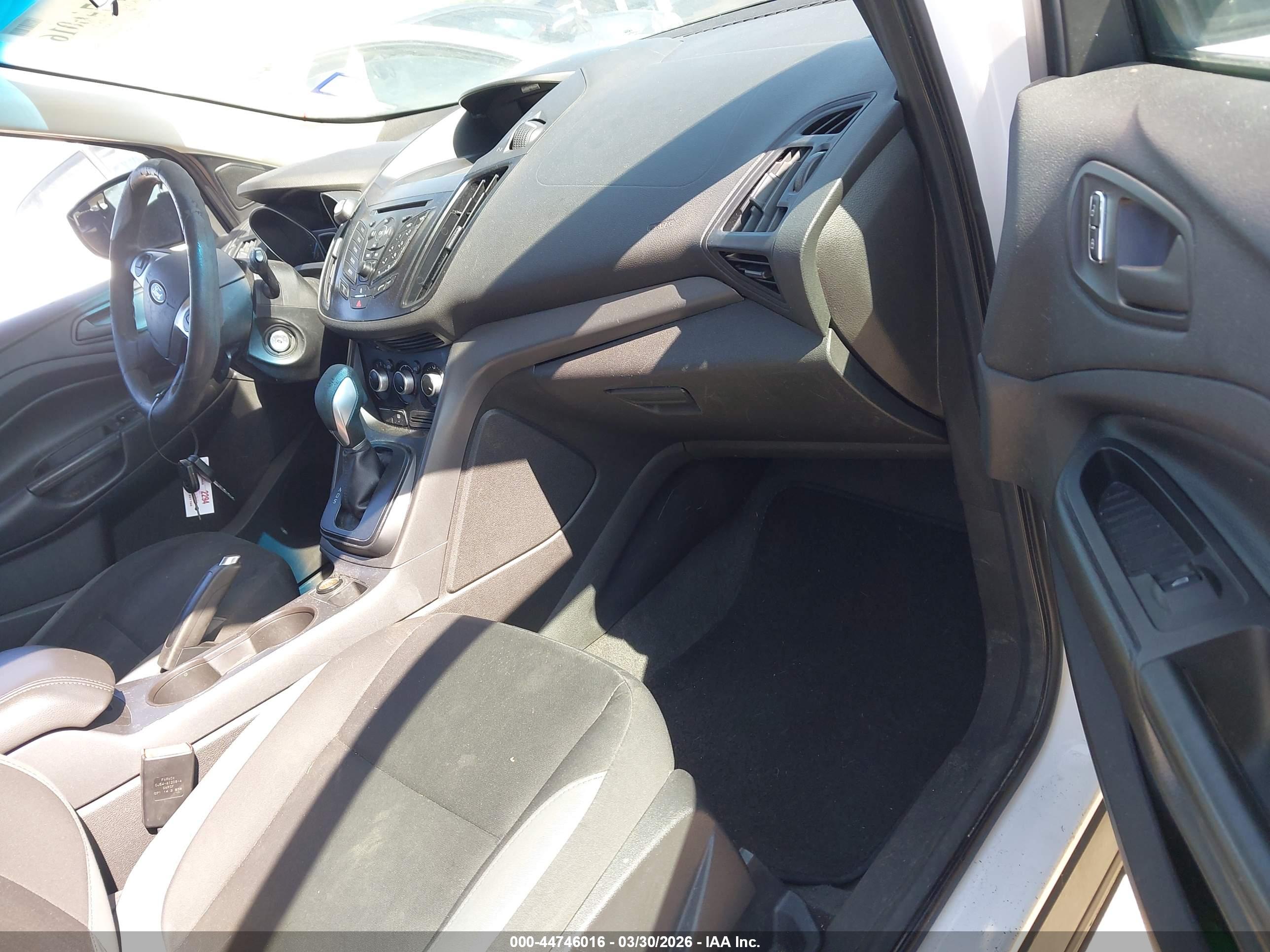 FORD ESCAPE image 5