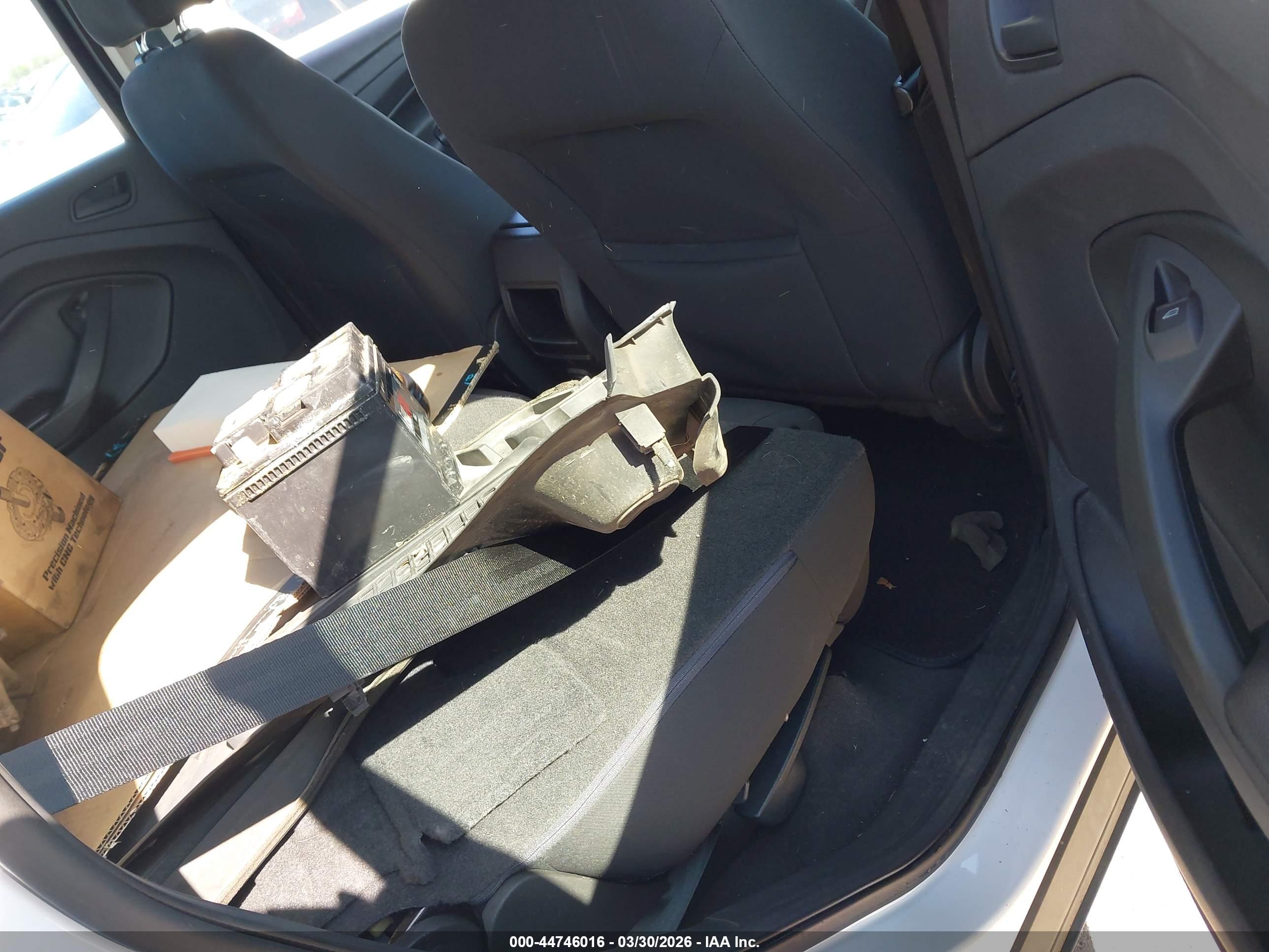 FORD ESCAPE image 8