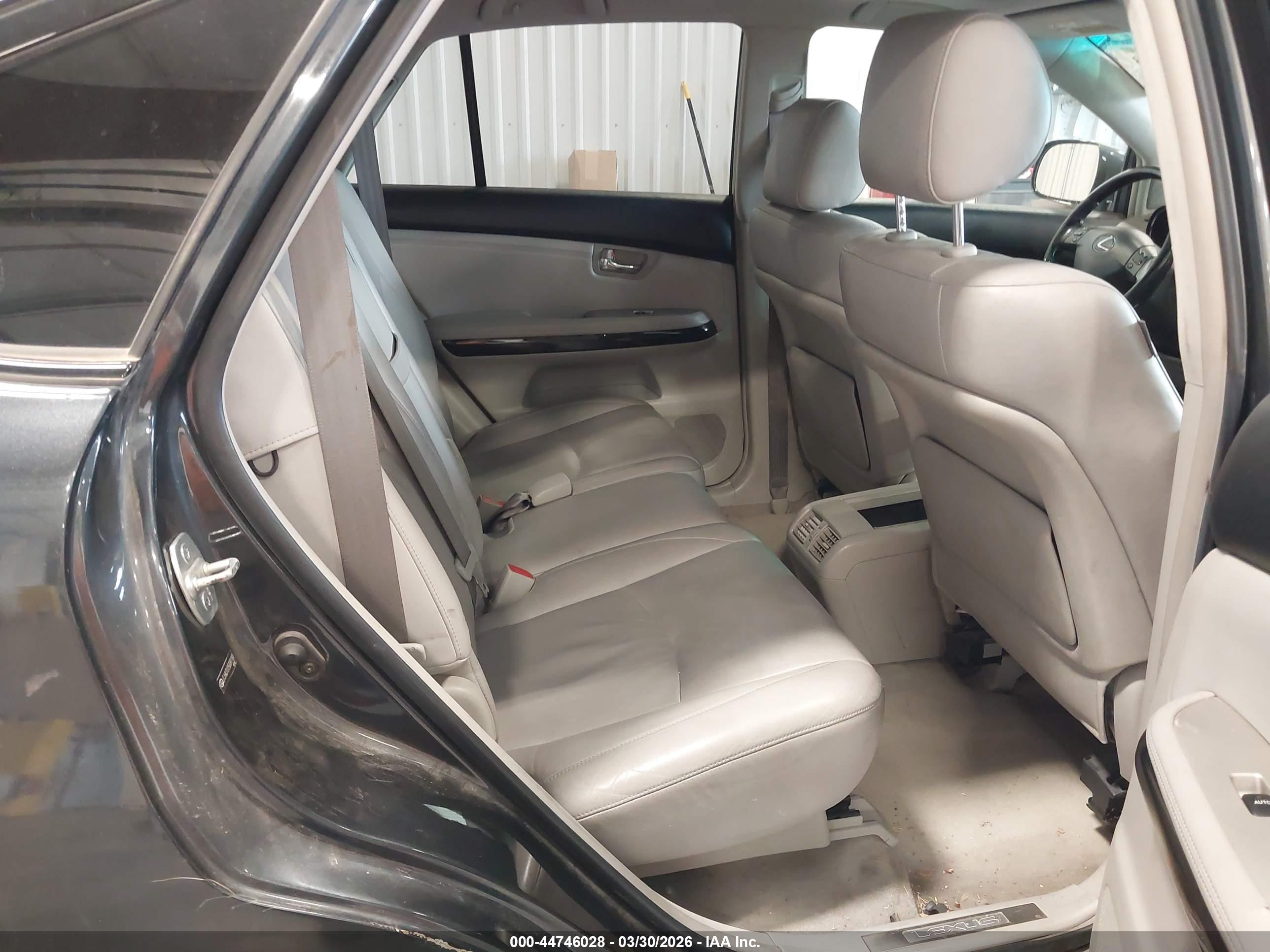 LEXUS RX image 8