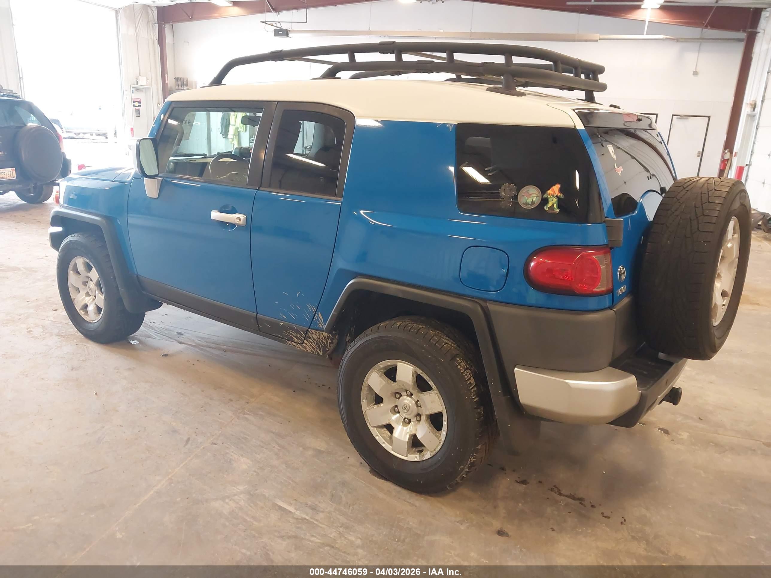 TOYOTA FJ image 3