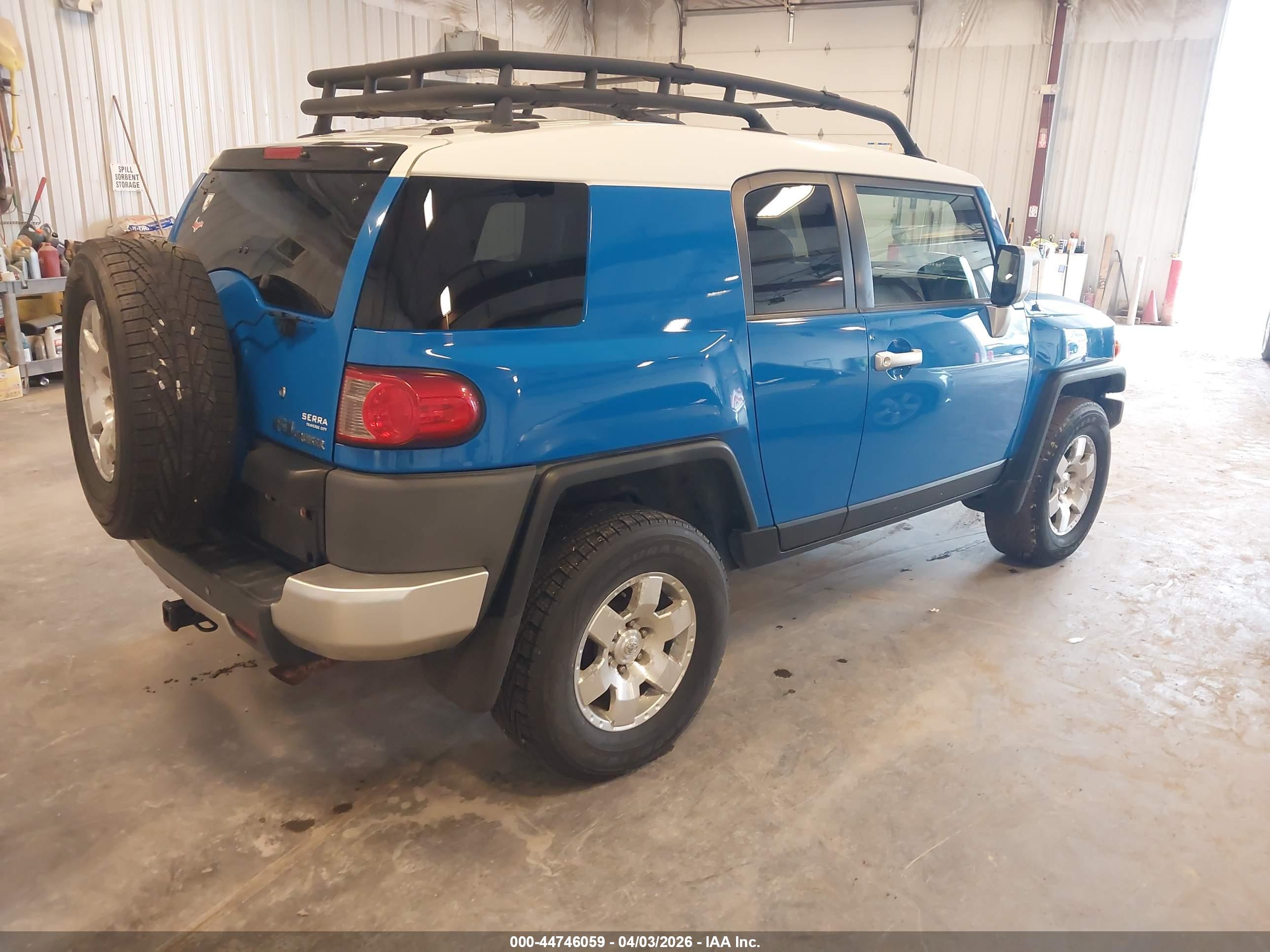 TOYOTA FJ image 4