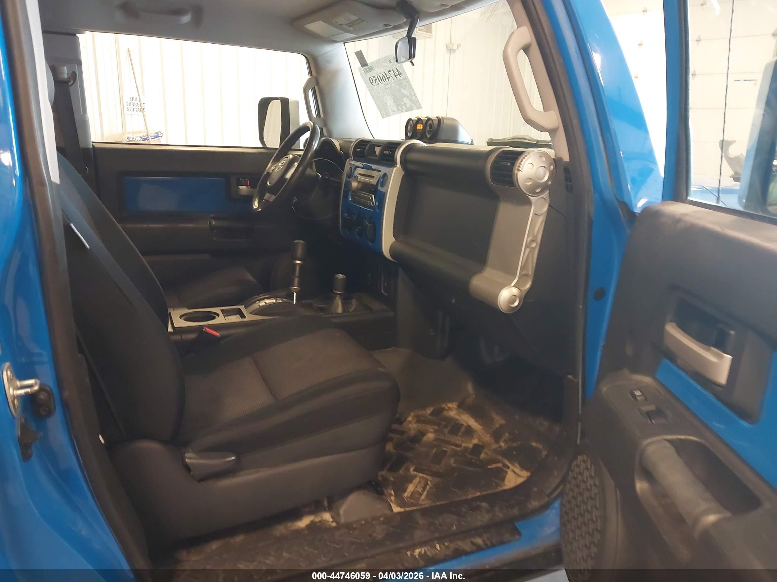 TOYOTA FJ image 5