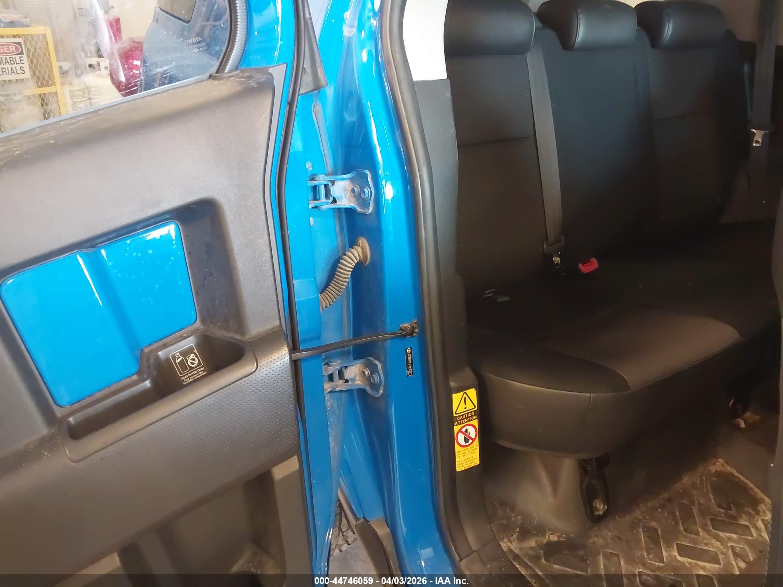 TOYOTA FJ image 8