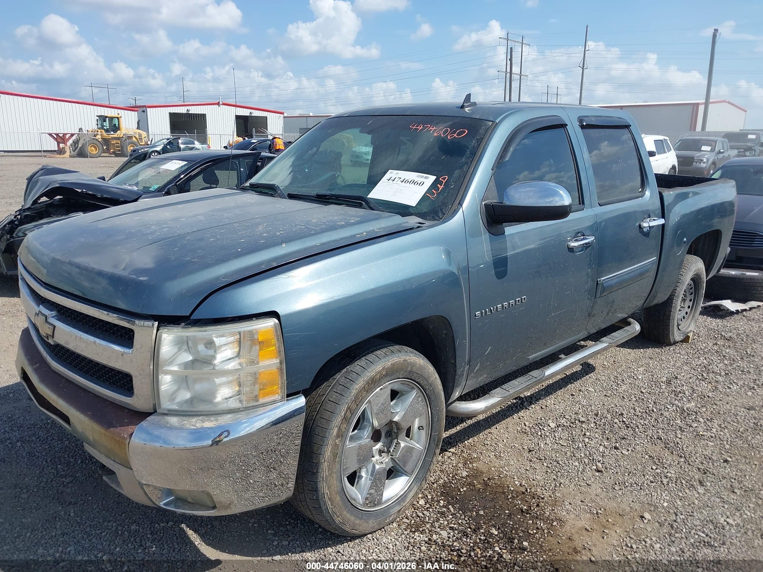 CHEVROLET SILVERADO image 2
