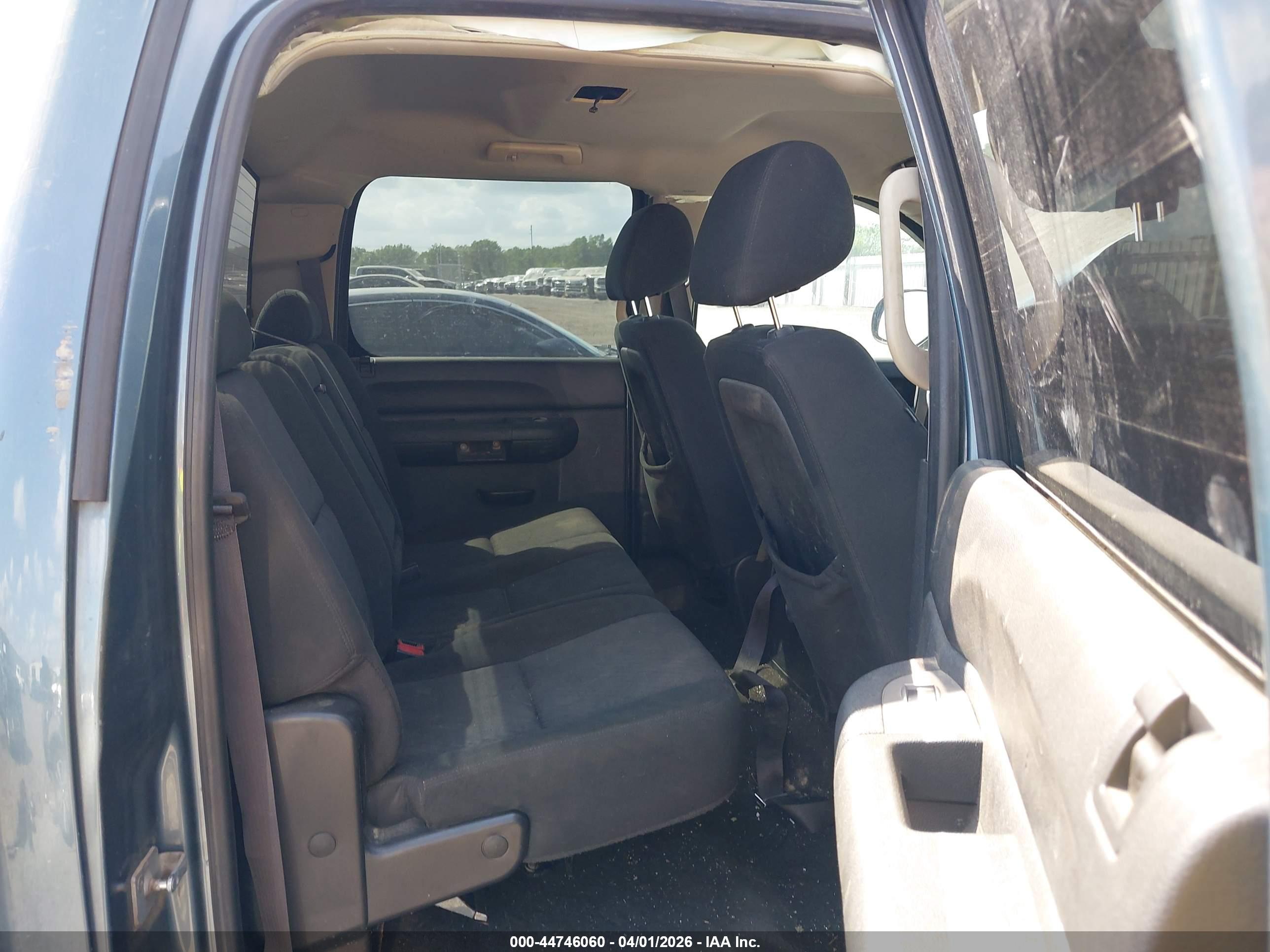 CHEVROLET SILVERADO image 8