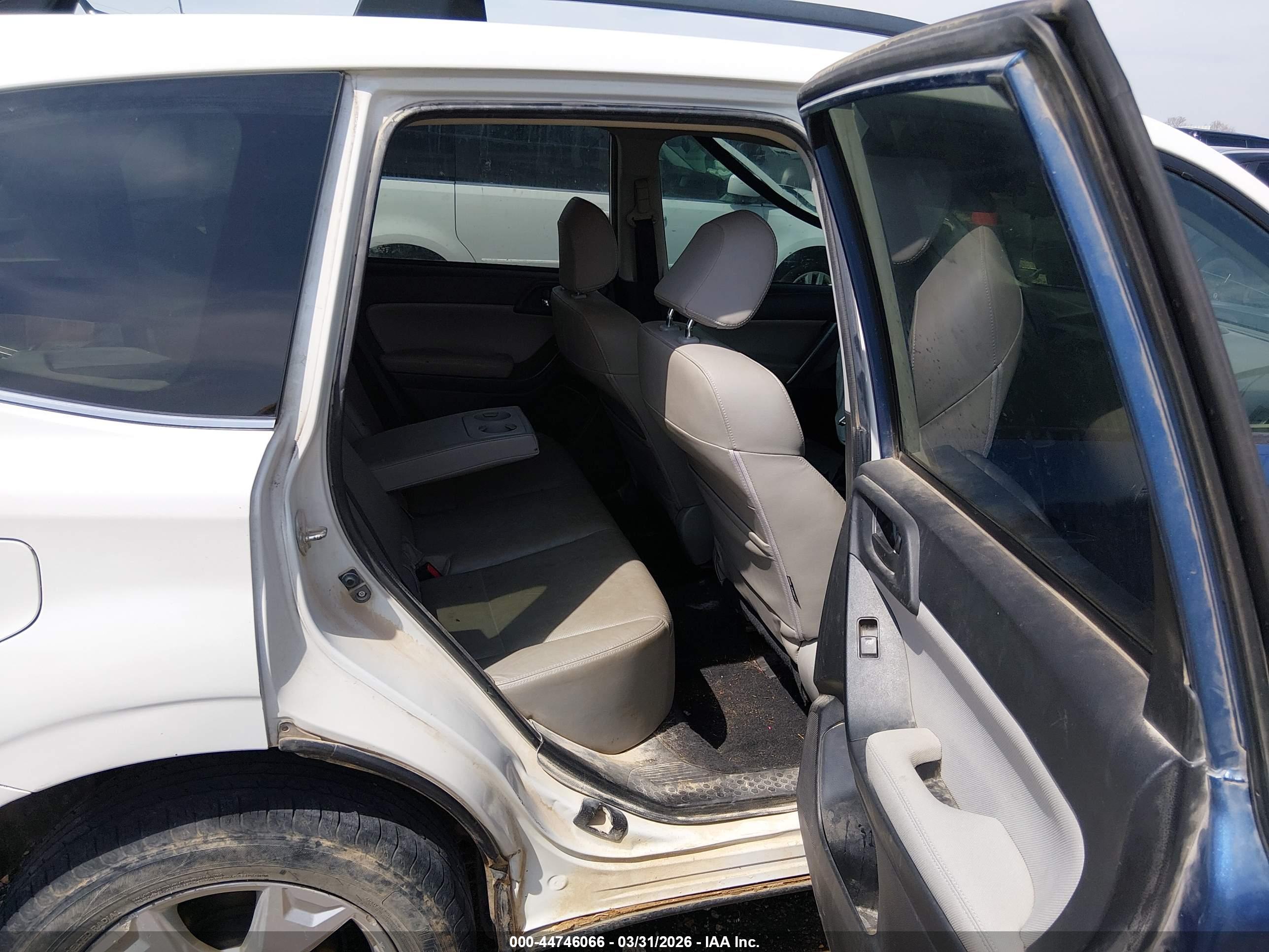 SUBARU FORESTER image 8