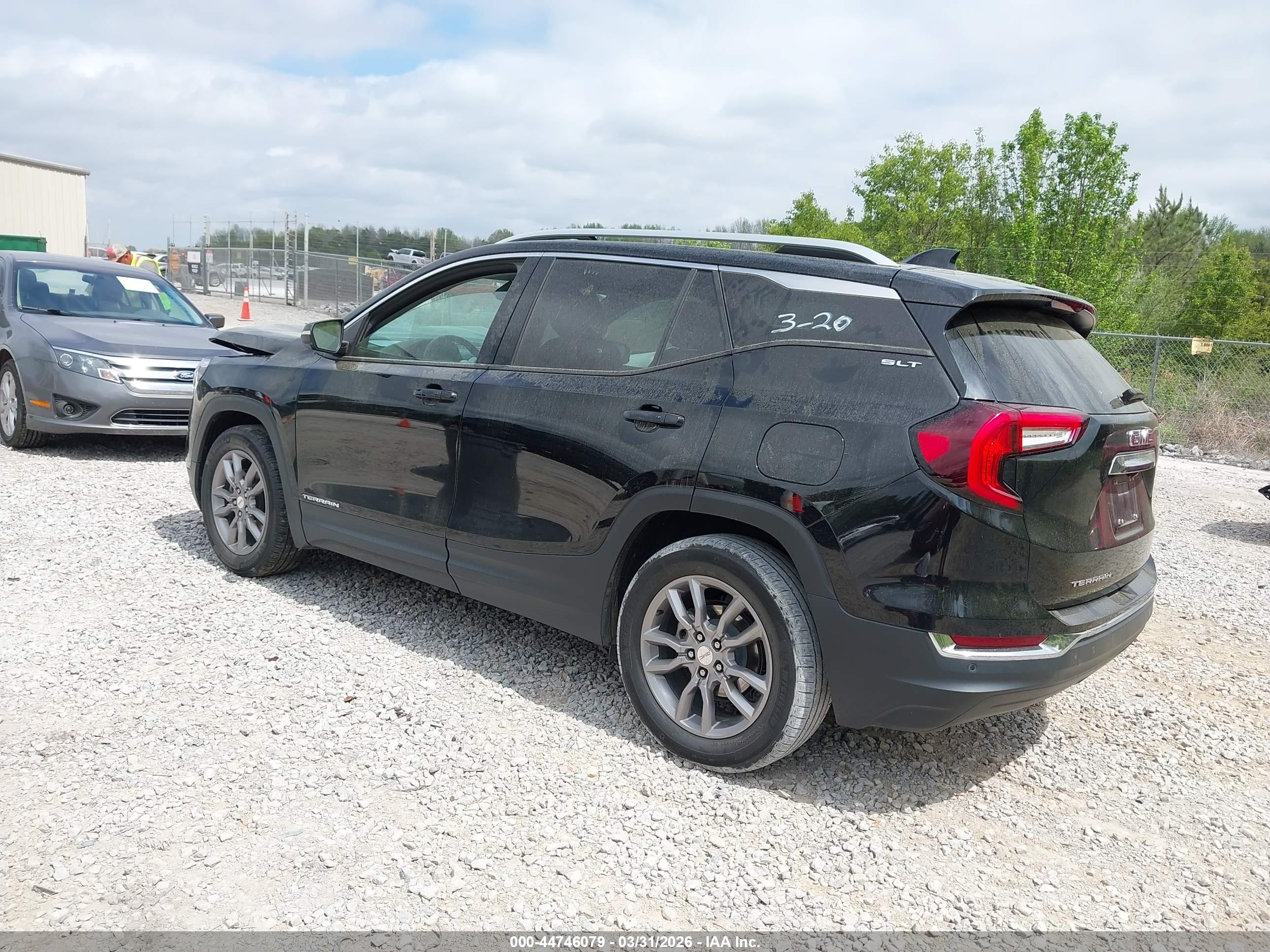 GMC TERRAIN image 3