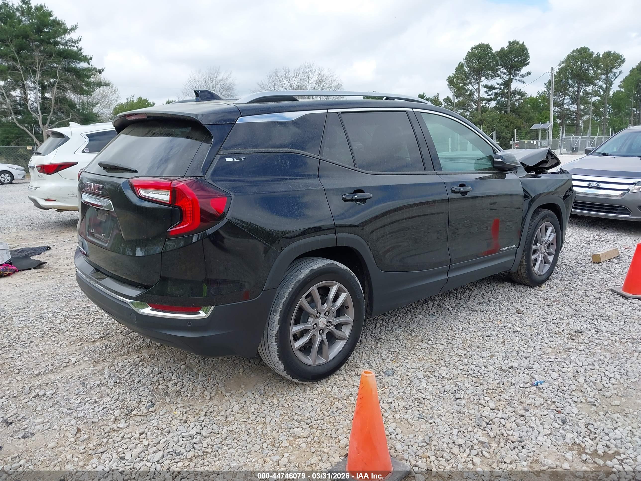 GMC TERRAIN image 4