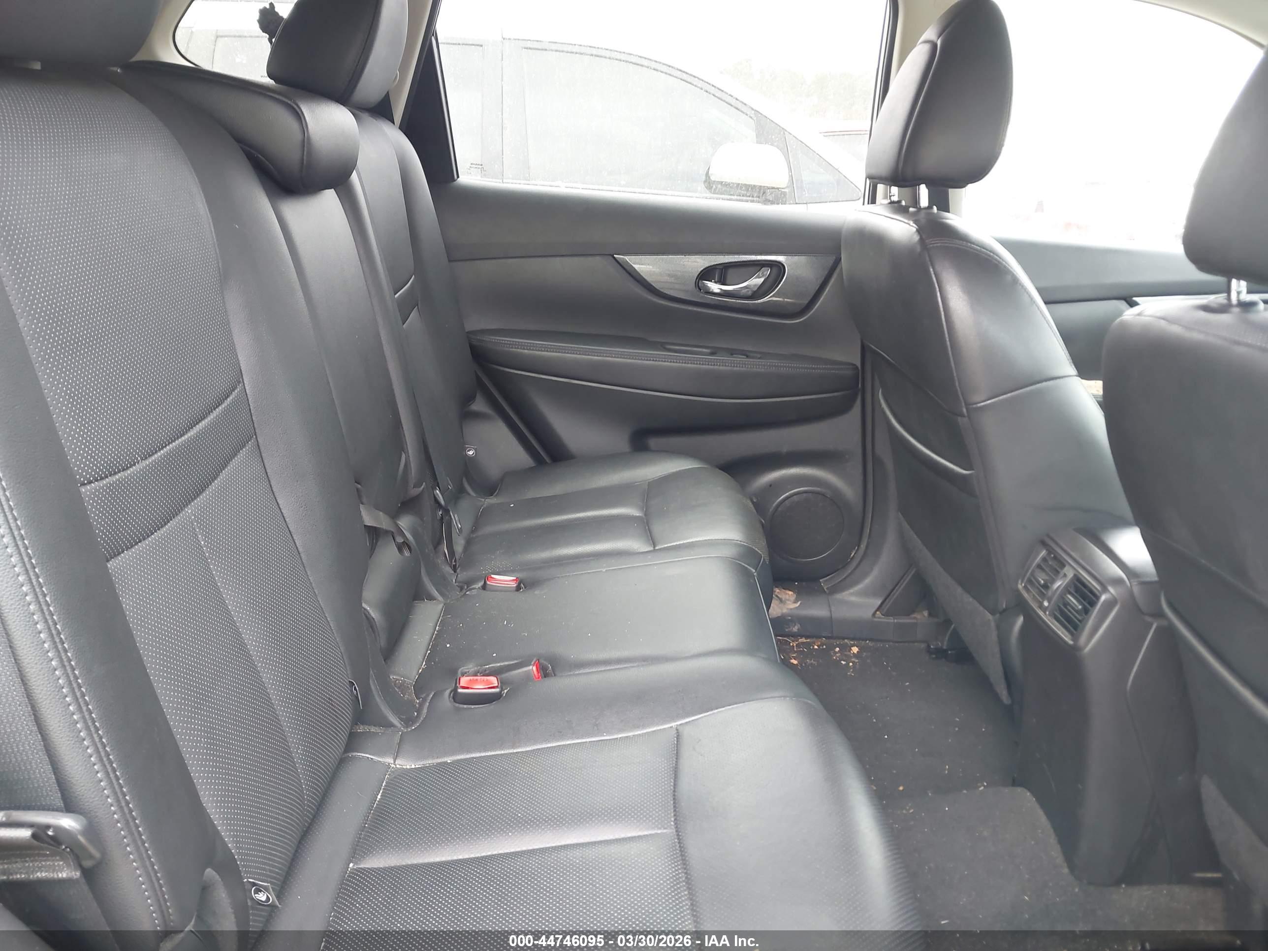 NISSAN ROGUE image 8