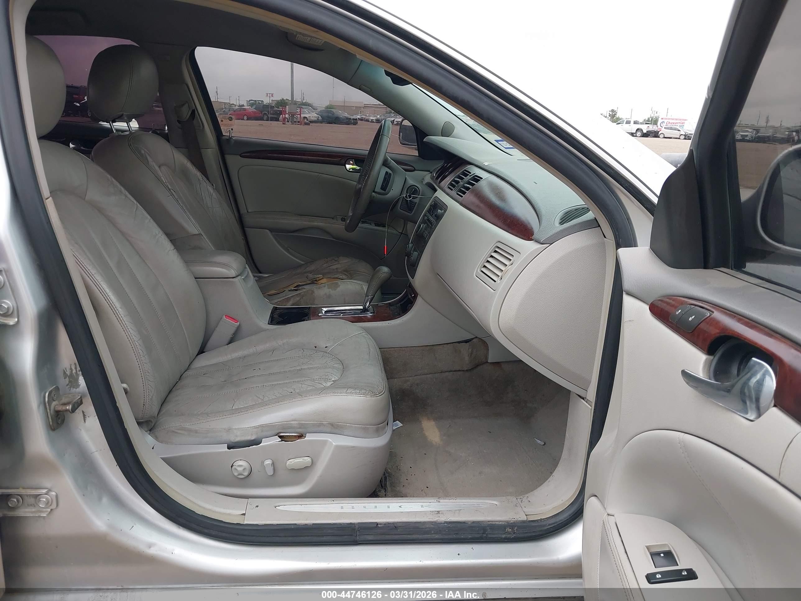 BUICK LUCERNE image 5