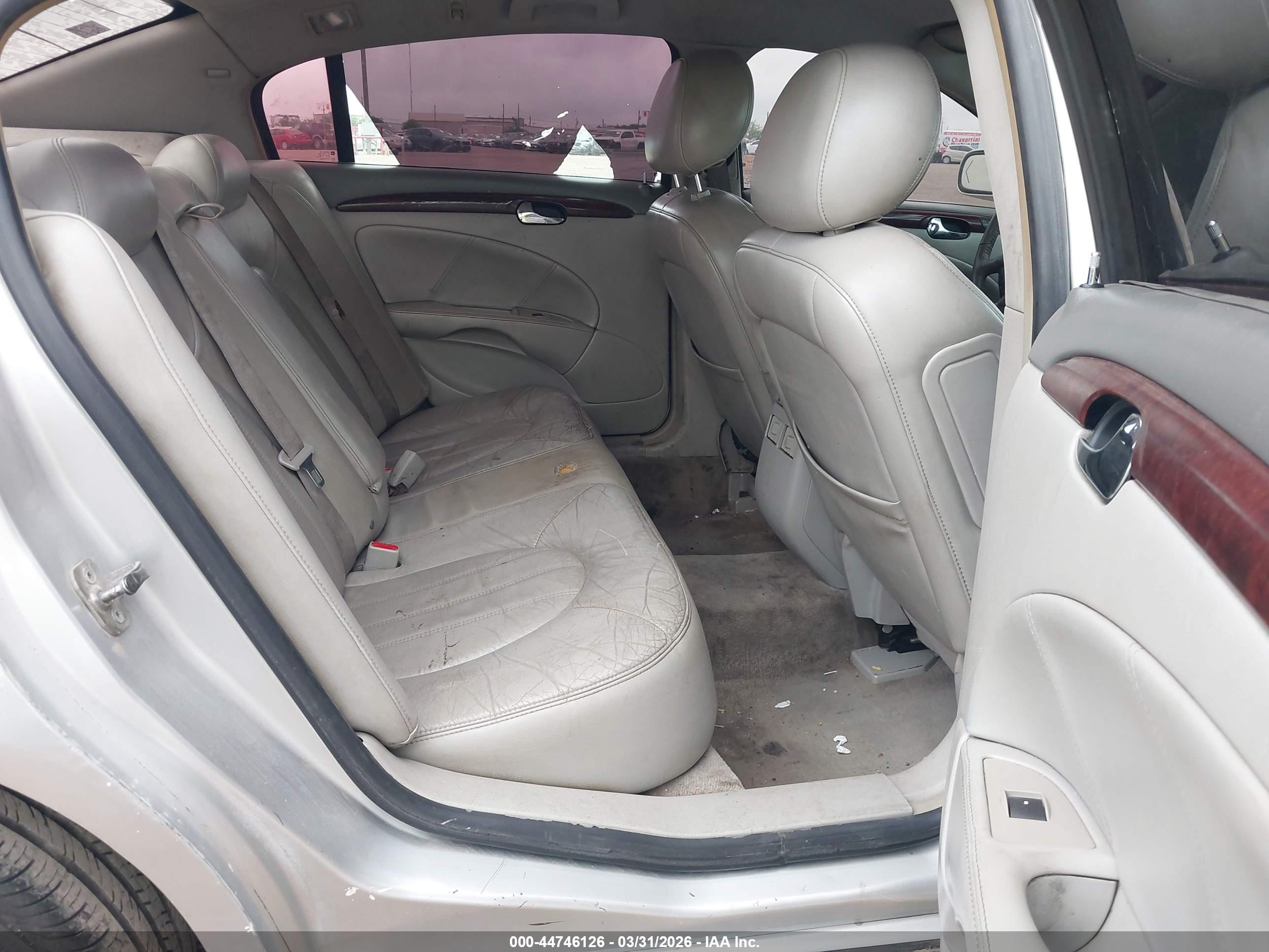 BUICK LUCERNE image 8