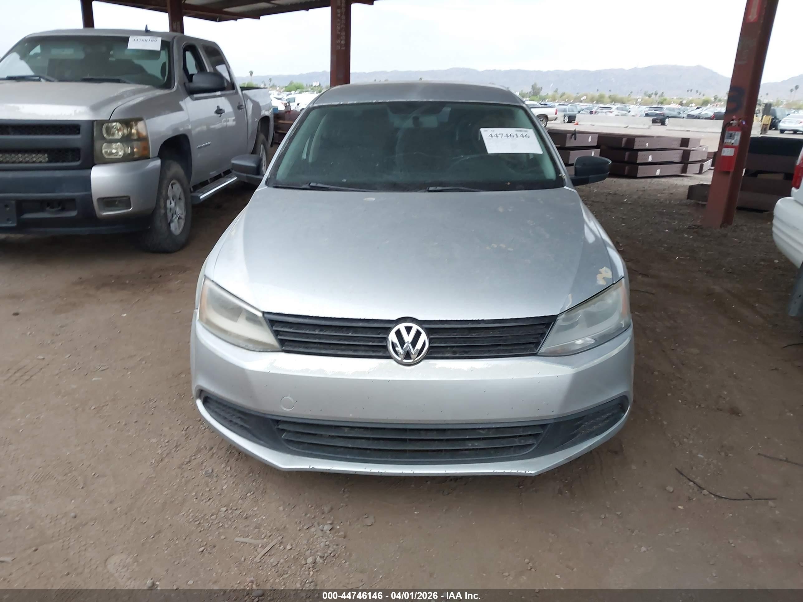 VOLKSWAGEN JETTA image 6